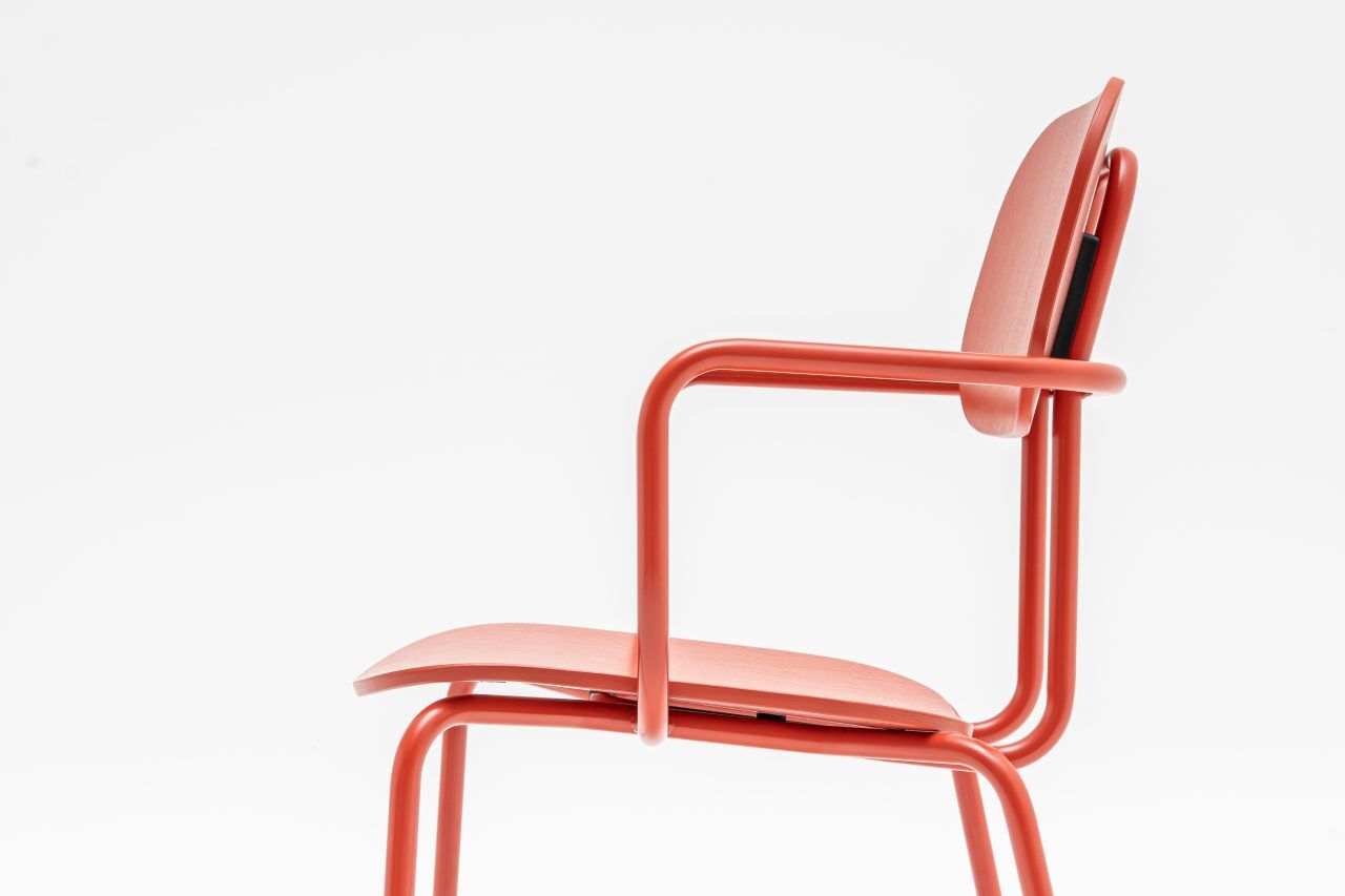 Krzesło NEW SCHOOL jasnoszara podstawa – .mdd