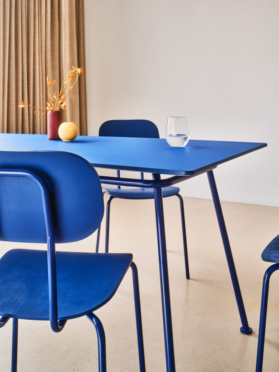 Krzesło NEW SCHOOL ciemnoszara podstawa