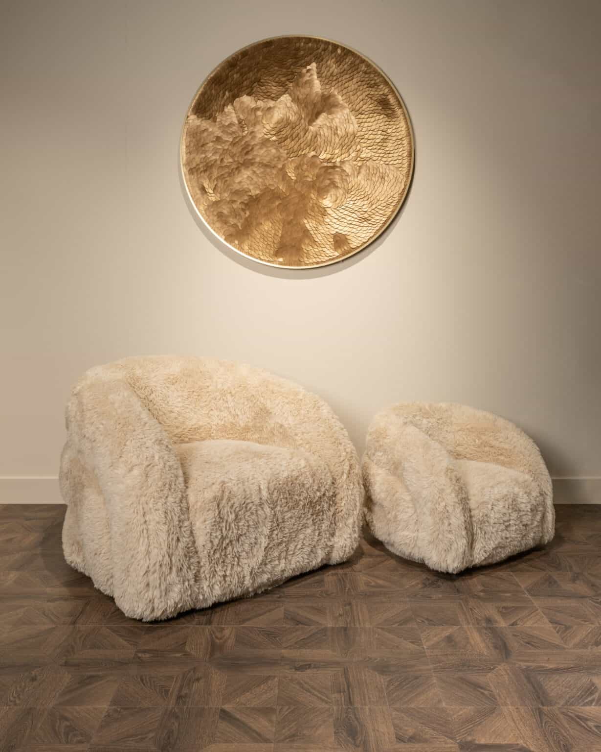 ARCUS YAKETY Sand Swivel Armchair