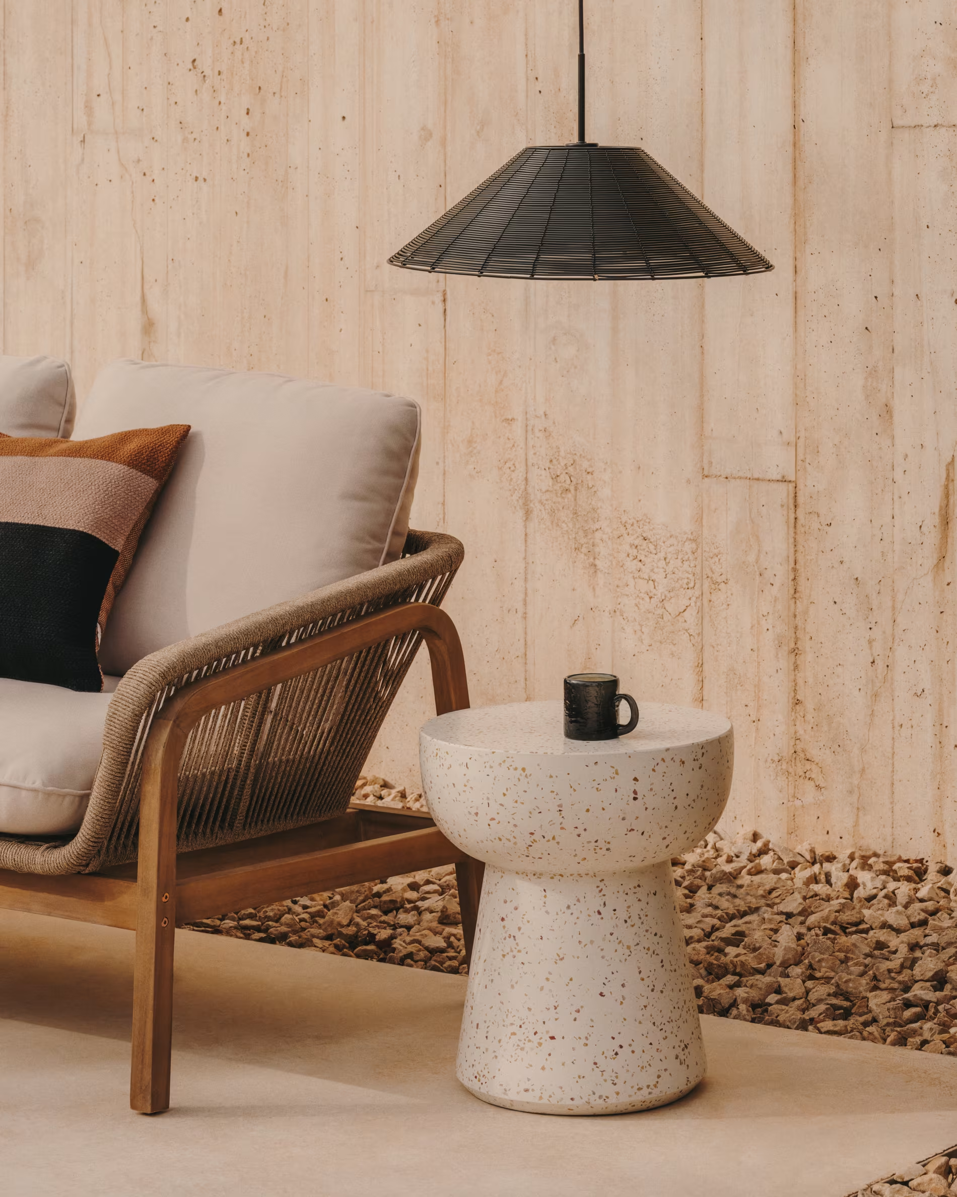 Klosz lampy wiszącej SARANELLA czarny La Forma Eye on Design