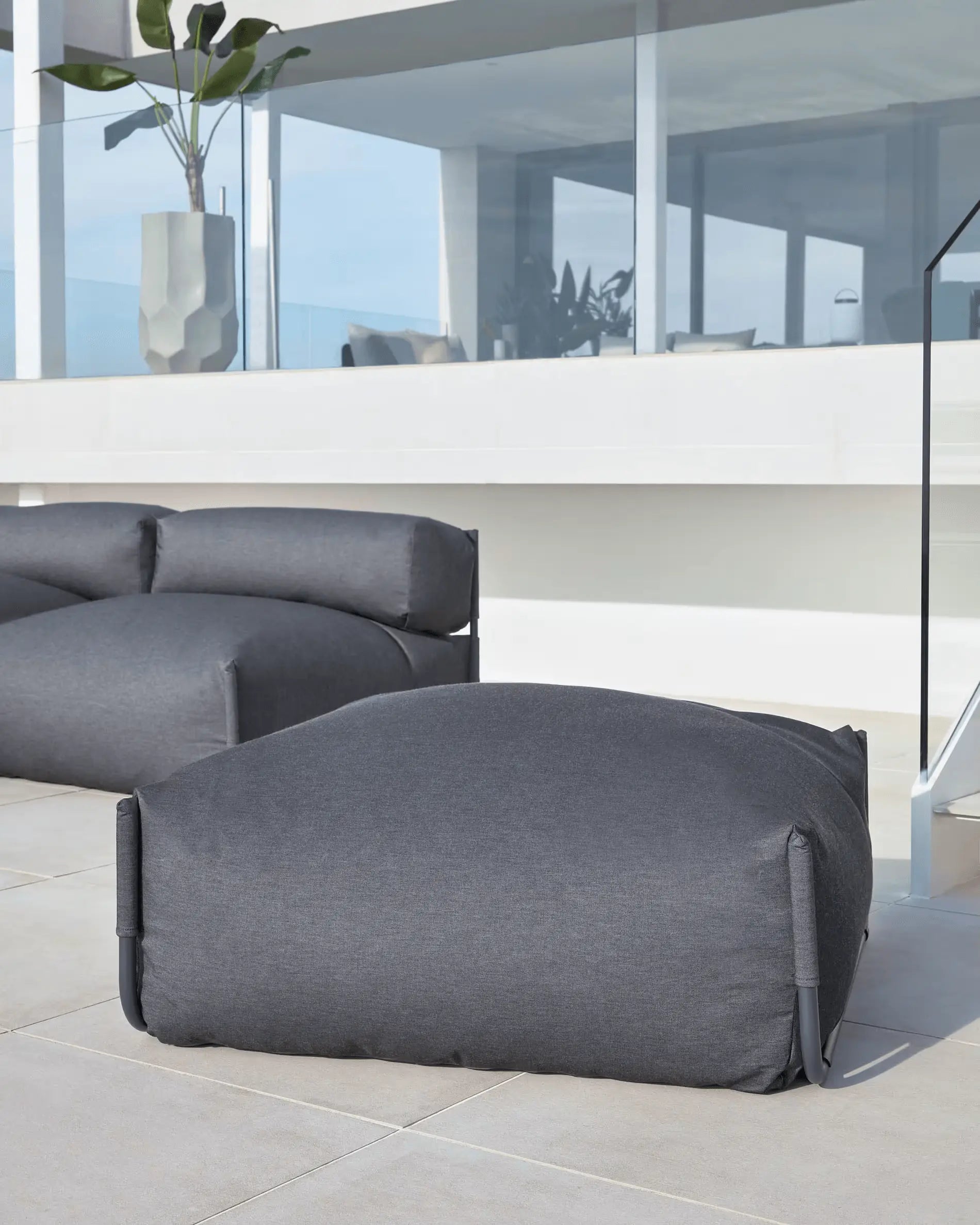 Sofa modułowa ogrodowa SQUARE - puf ciemnoszary – Kave Home