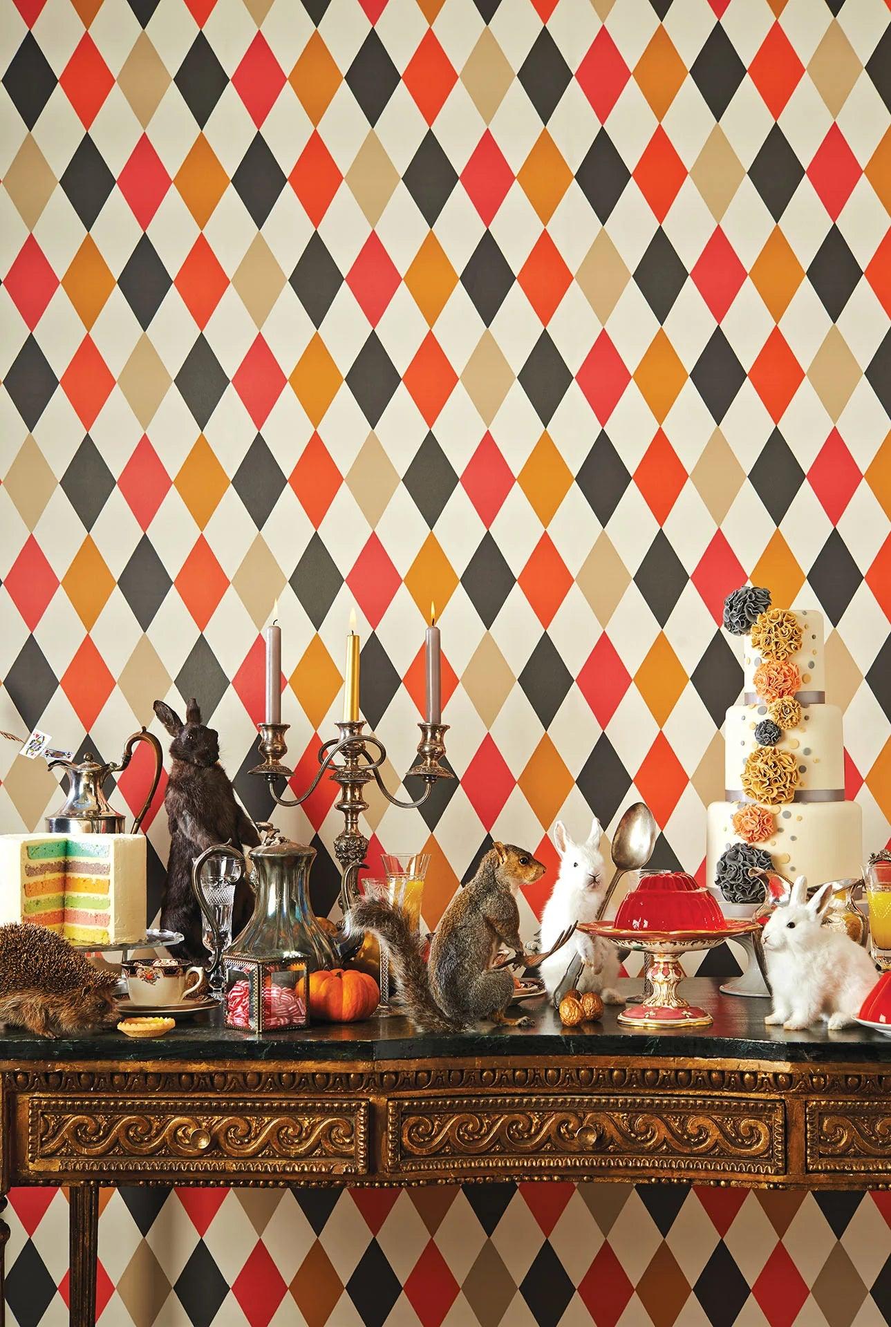 Tapeta z geometrycznym wzorem WHIMSICAL - Punchinello pastel na kremie