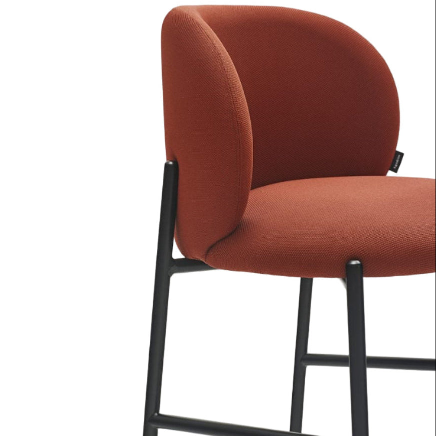 Barhocker MOGI rot mit schwarzem Fuß