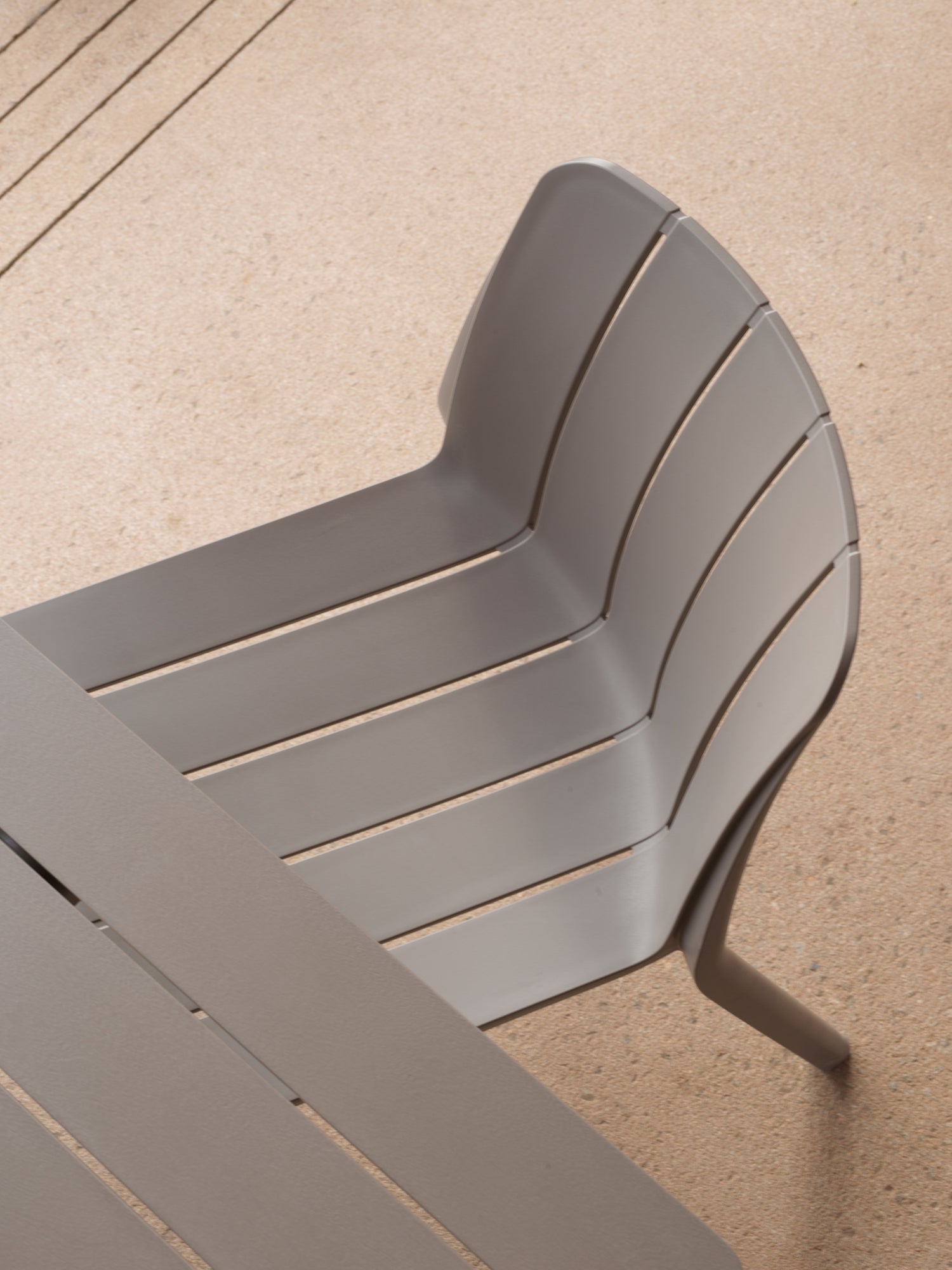 Außenstuhl TIBERINA REGENERATION erdiges Braun