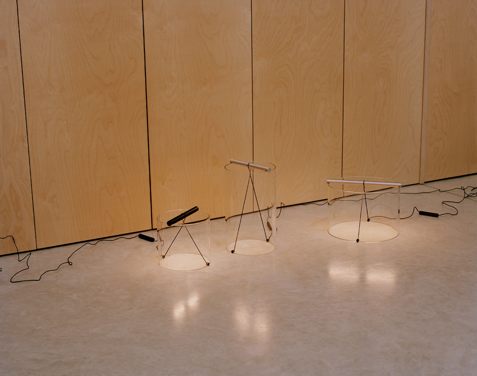 Tischlampe TO-TIE aus Glas