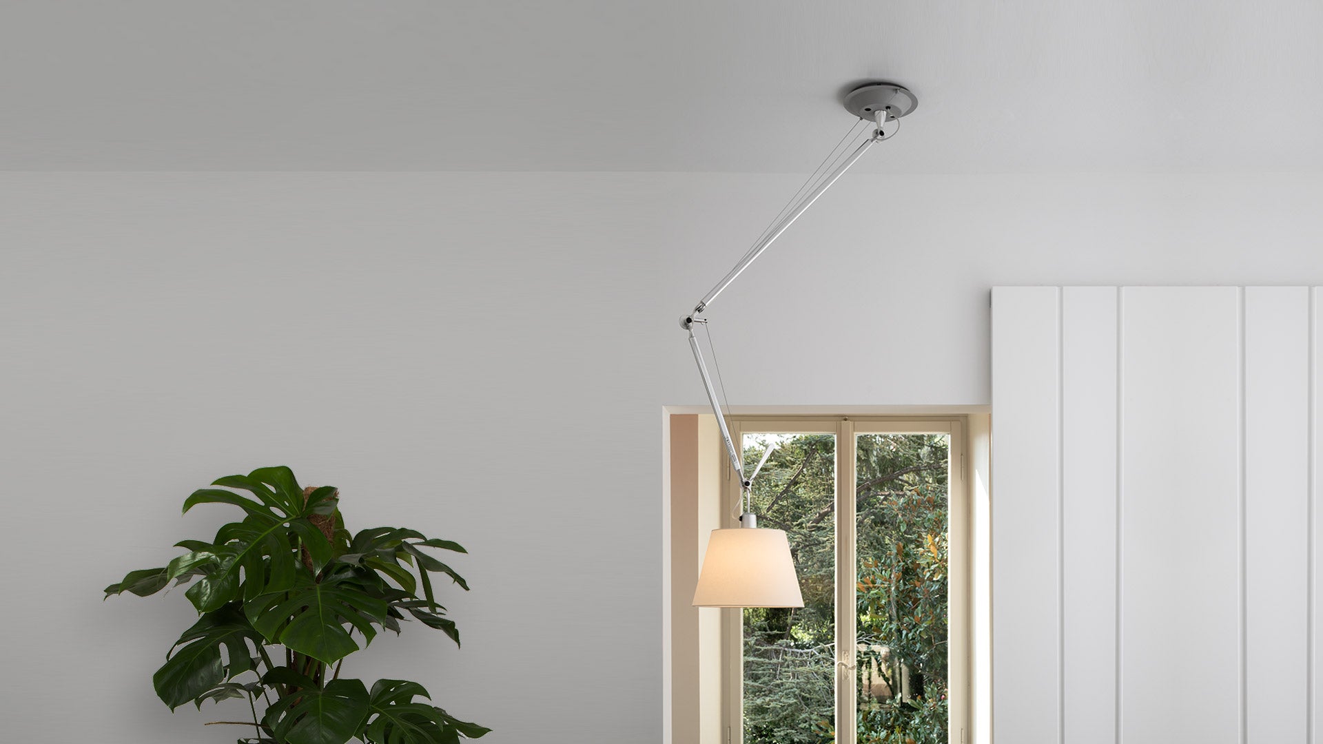 Hängelampe verstellbar TOLOMEO DECENTRATA mit pergamentfarbener Schirm und Aluminiumarm