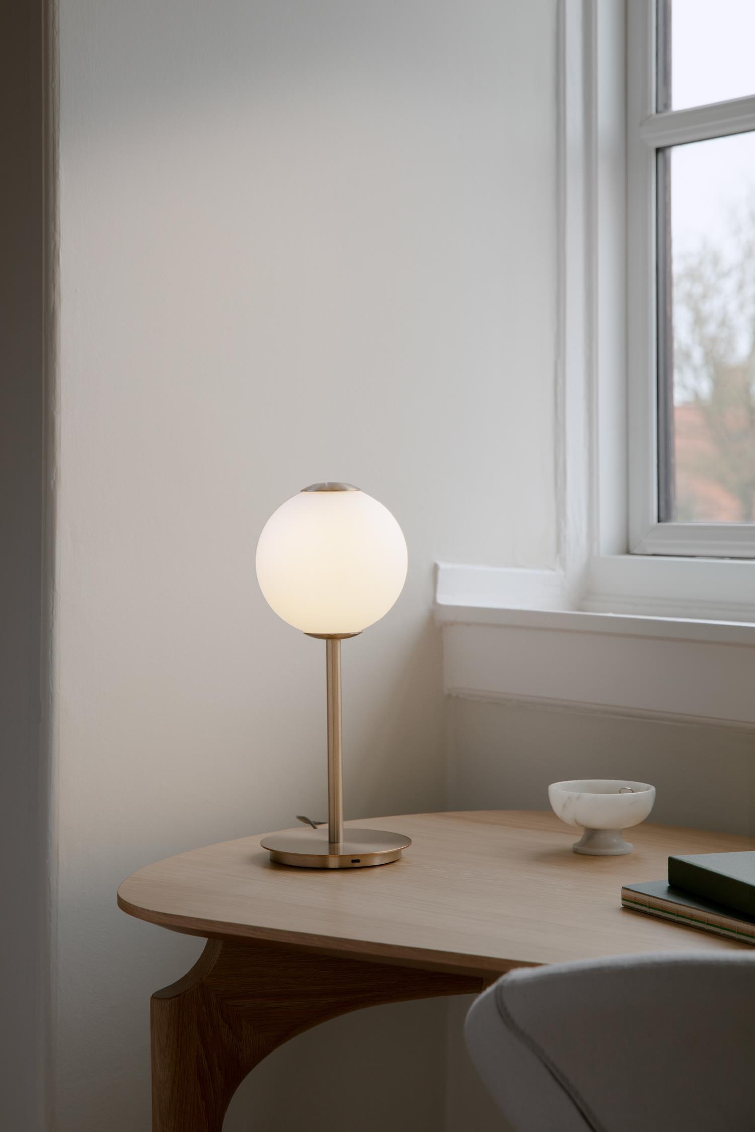 Lampa stołowa AUDREY biały ze złotą wstawką