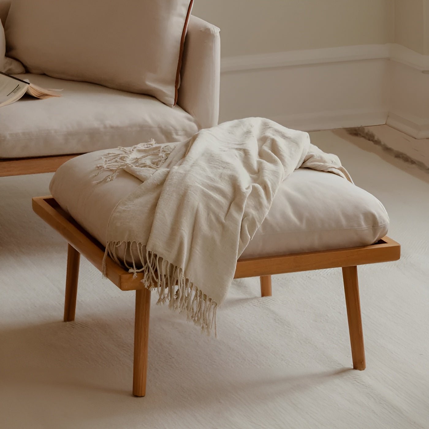 Lounge Around Shuffle Puff in anthracite with a dark oak base