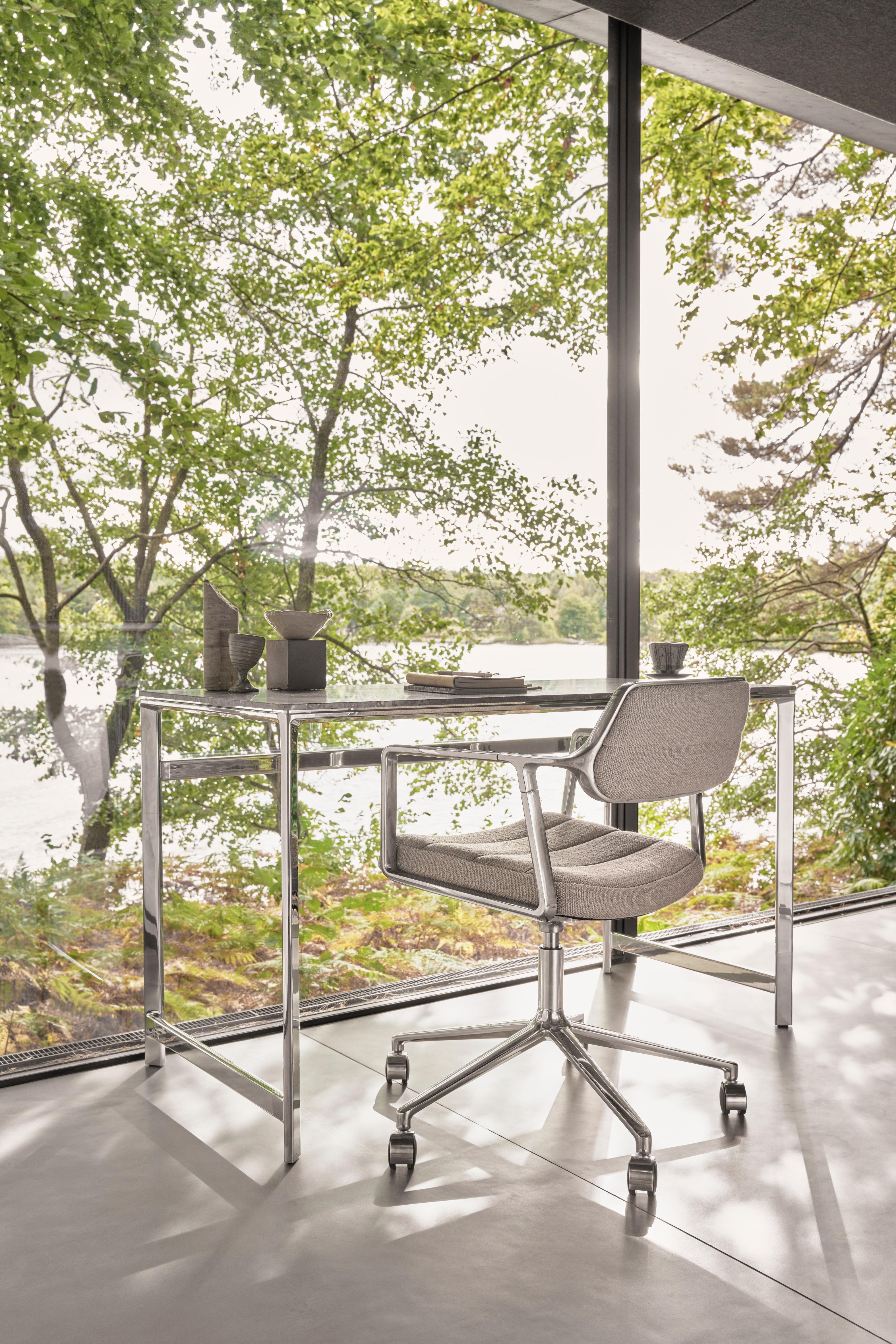 Office chair 453+ sand fabric with metal base