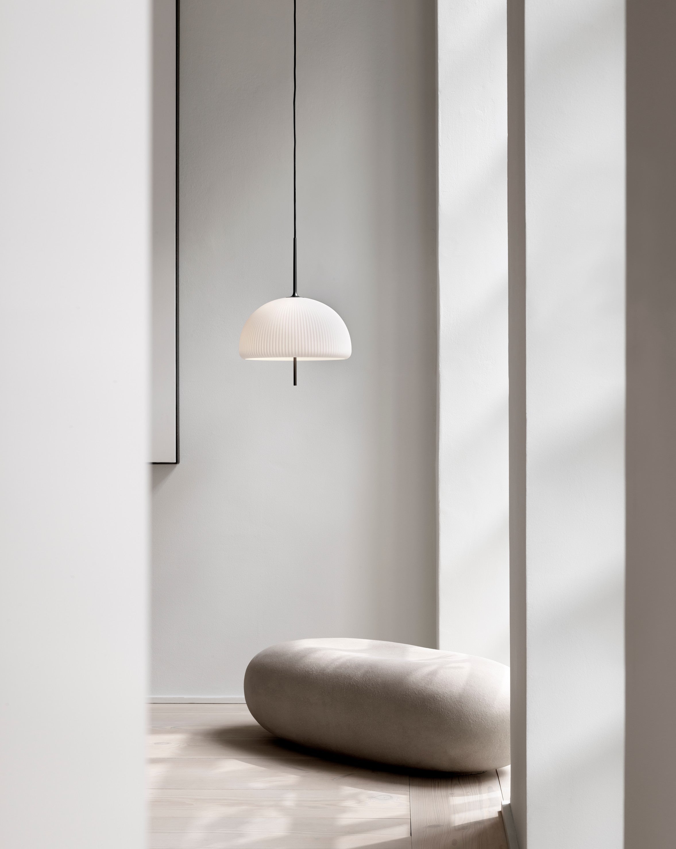 Lampa wisząca SCULPTURE biały klosz