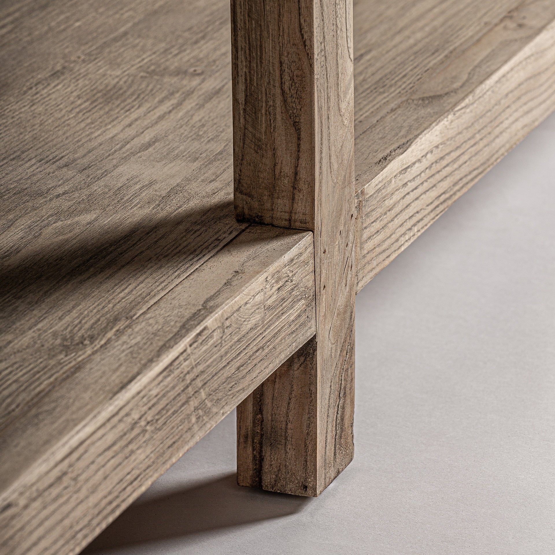 Vitrine MASEIN aus Weidenholz