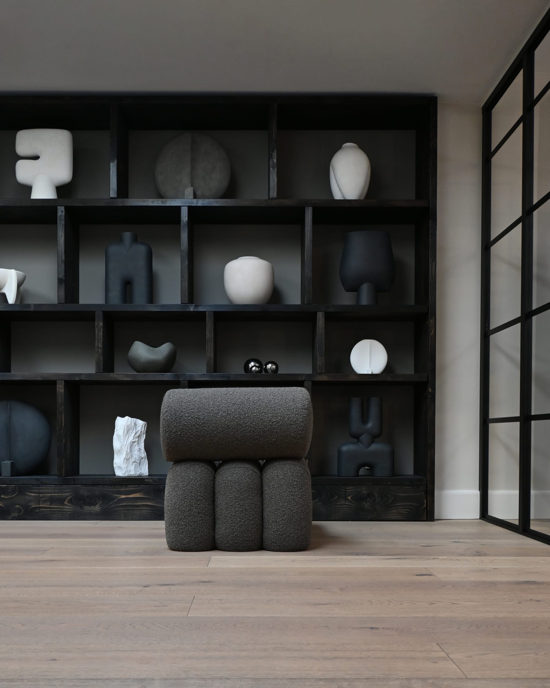 FOKU armchair in gray-brown boucle