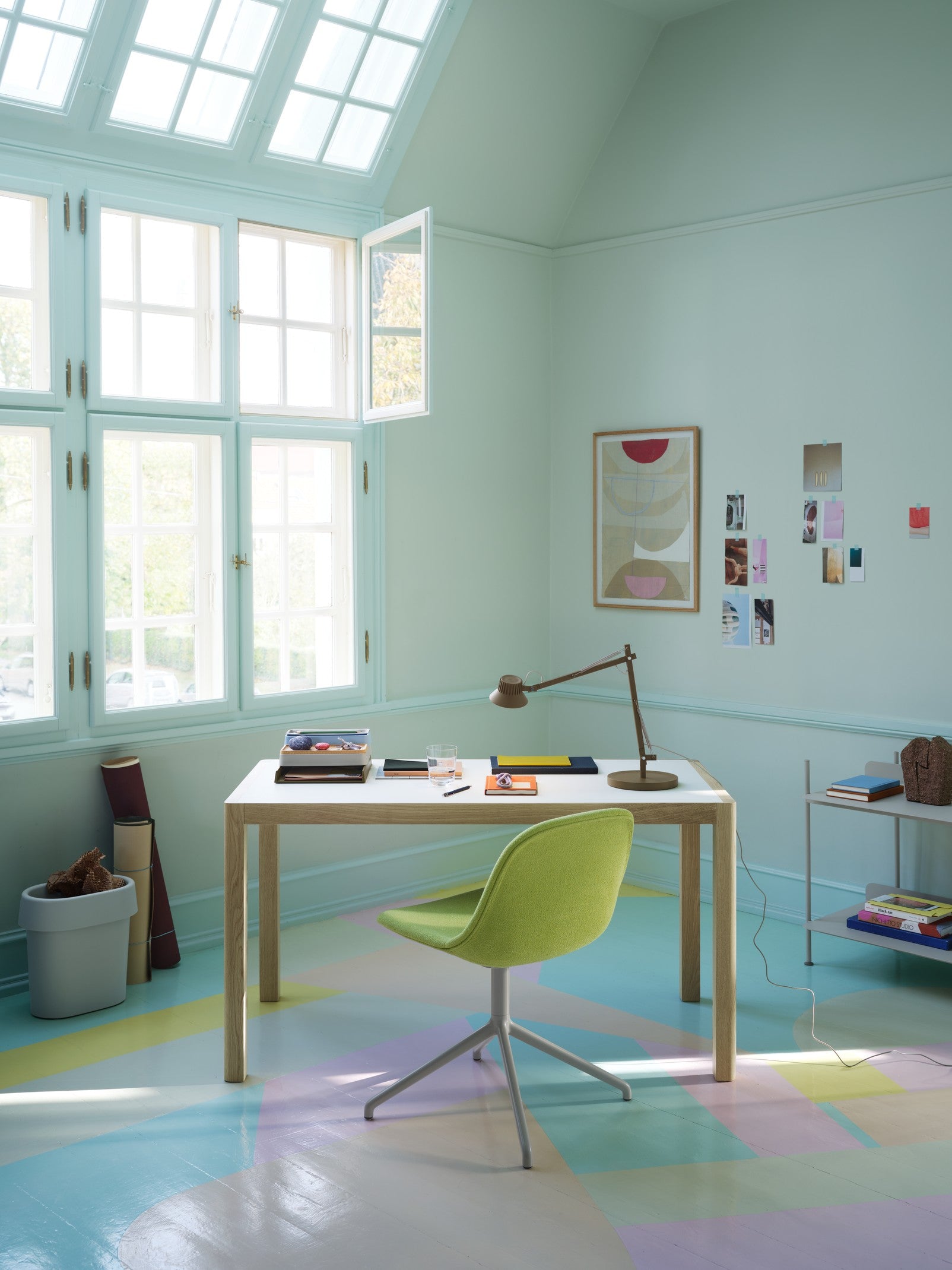 Stół WORKSHOP szare linoleum z dębową podstawą