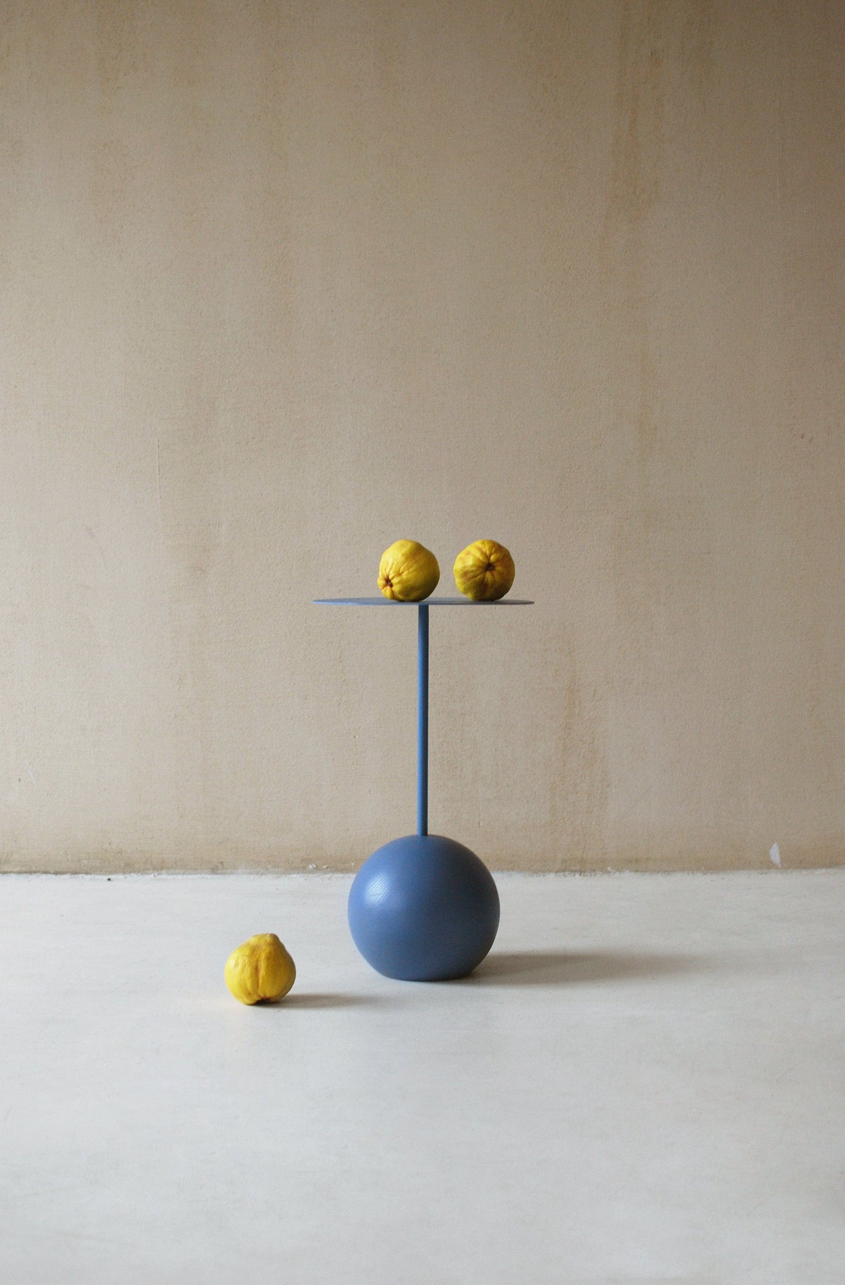 Stolik kawowy SU jesion Salak Niebieski Eye on Design