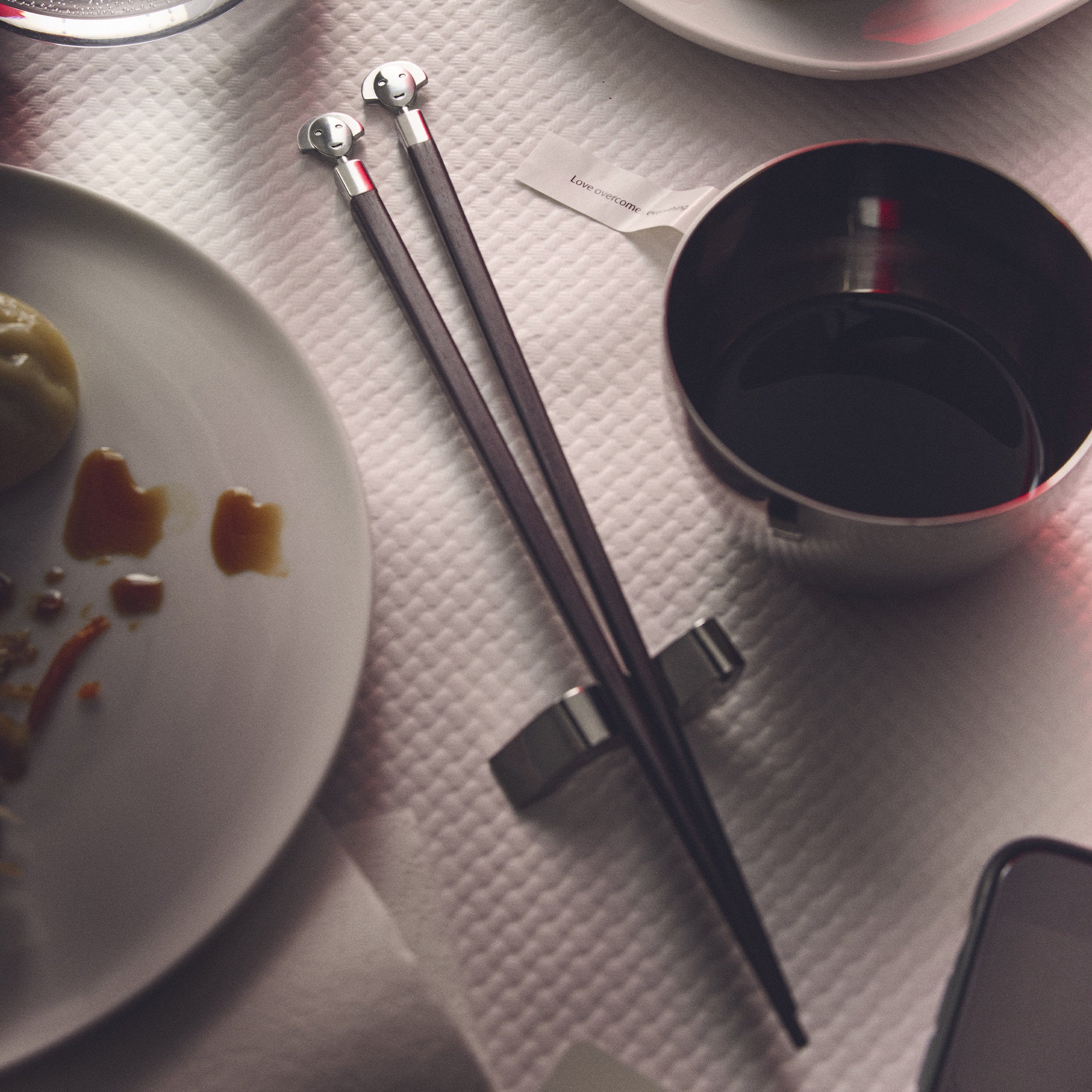 Pałeczki orientalne z podstawką ANNA STIC drewno hebanowe ze stalowym wykończeniem