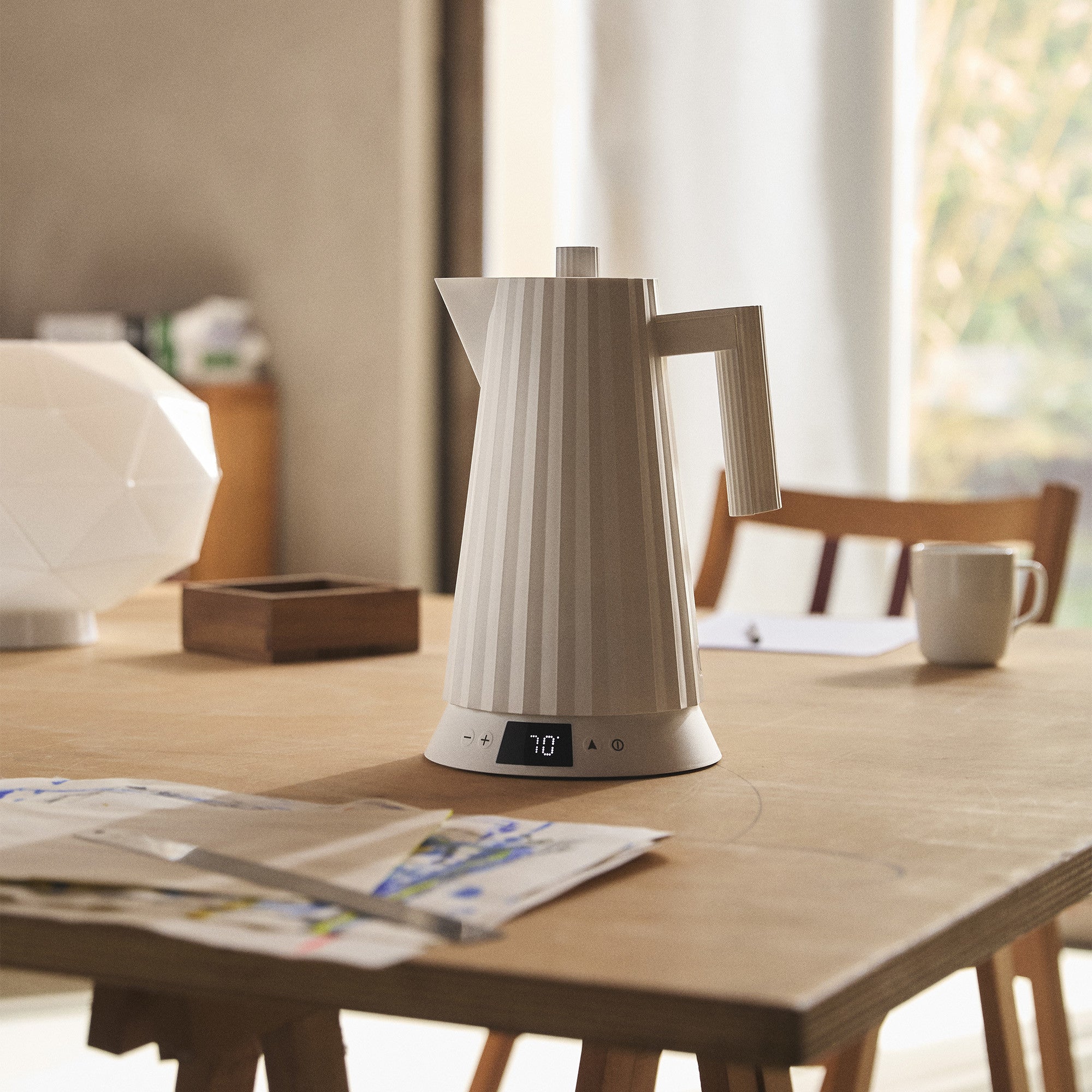 Czajnik elektryczny z regulacją temperatury PLISSÉ biały