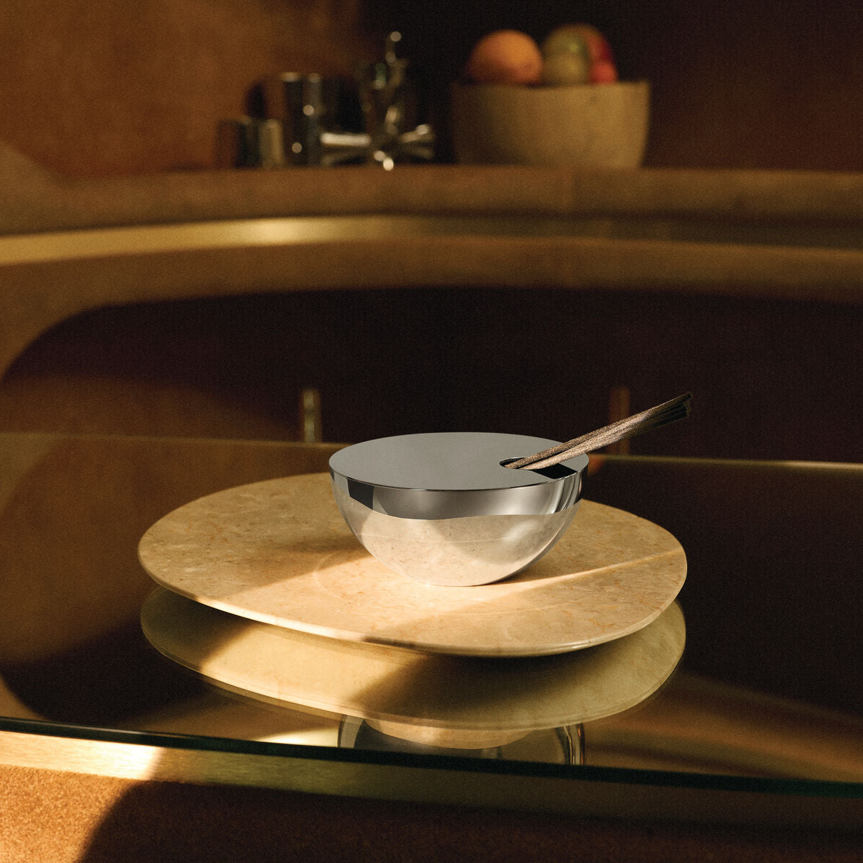 ROCC - FLINT fragrance diffuser with woody notes, leather, and styrax resin