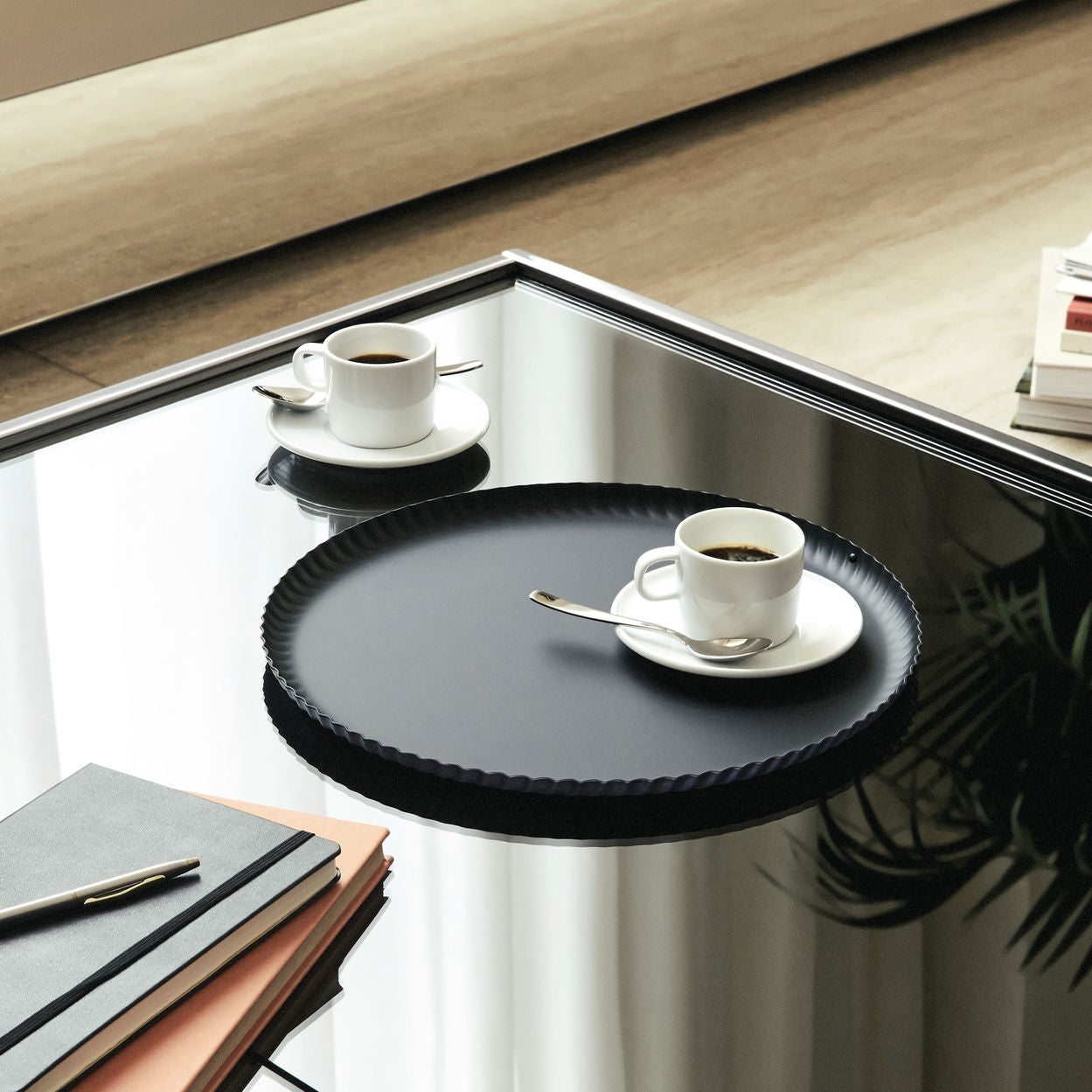 Round Tray PLEATS Black Steel