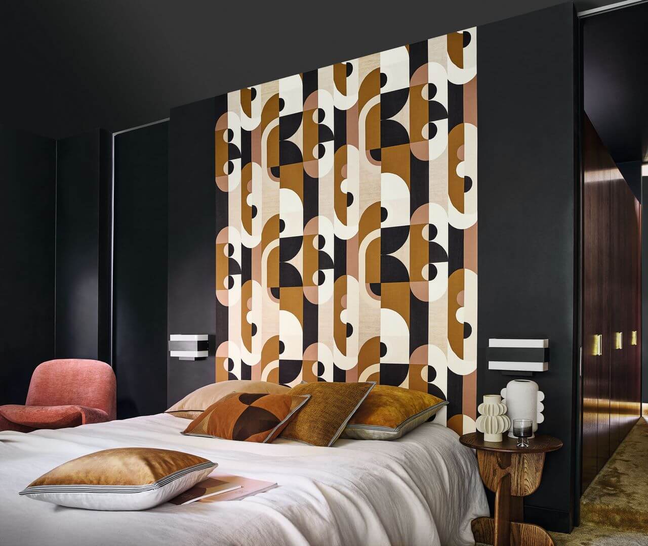 Structural wallpaper with a geometric pattern VASSILY black with gold