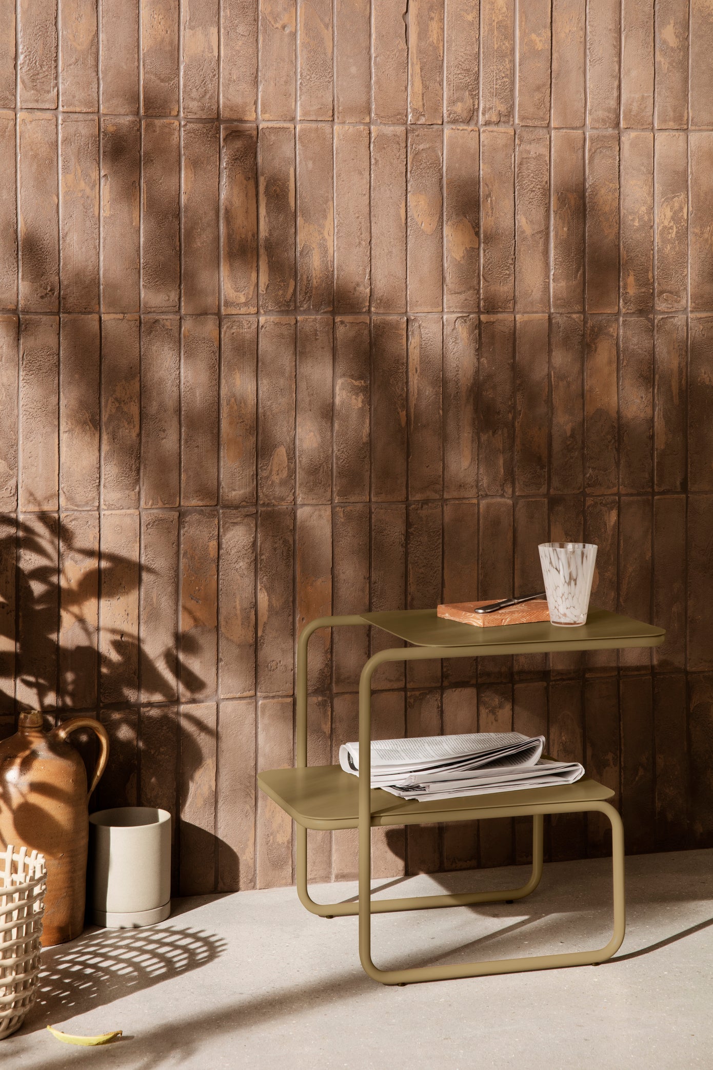 Side table level olive