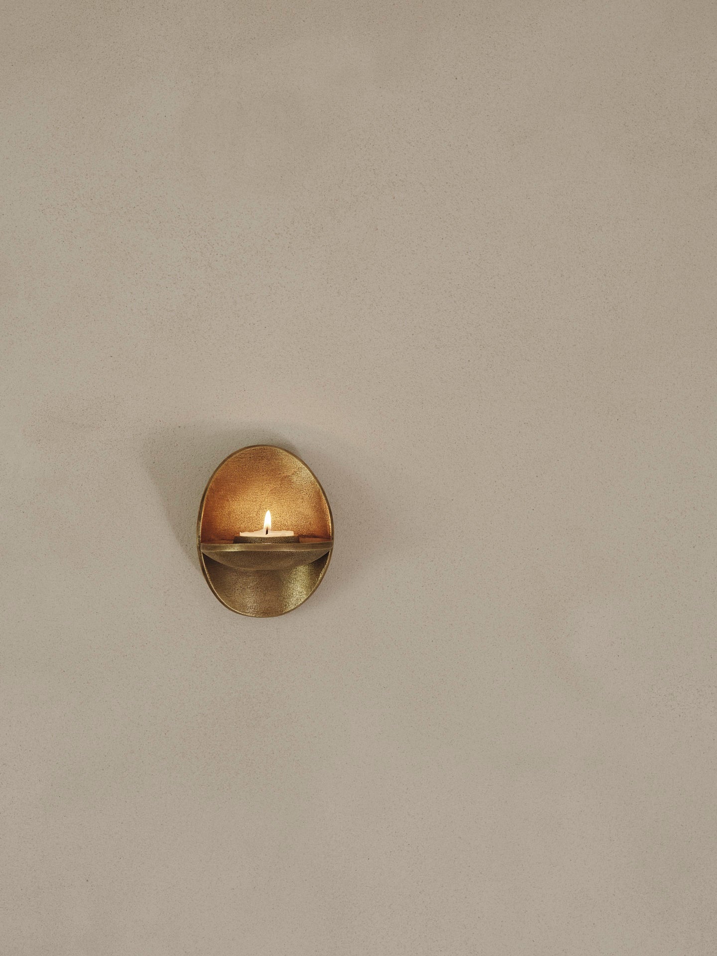 Świecznik ścienny AGAPÉ TEALIGHT mosiężne wykończenie