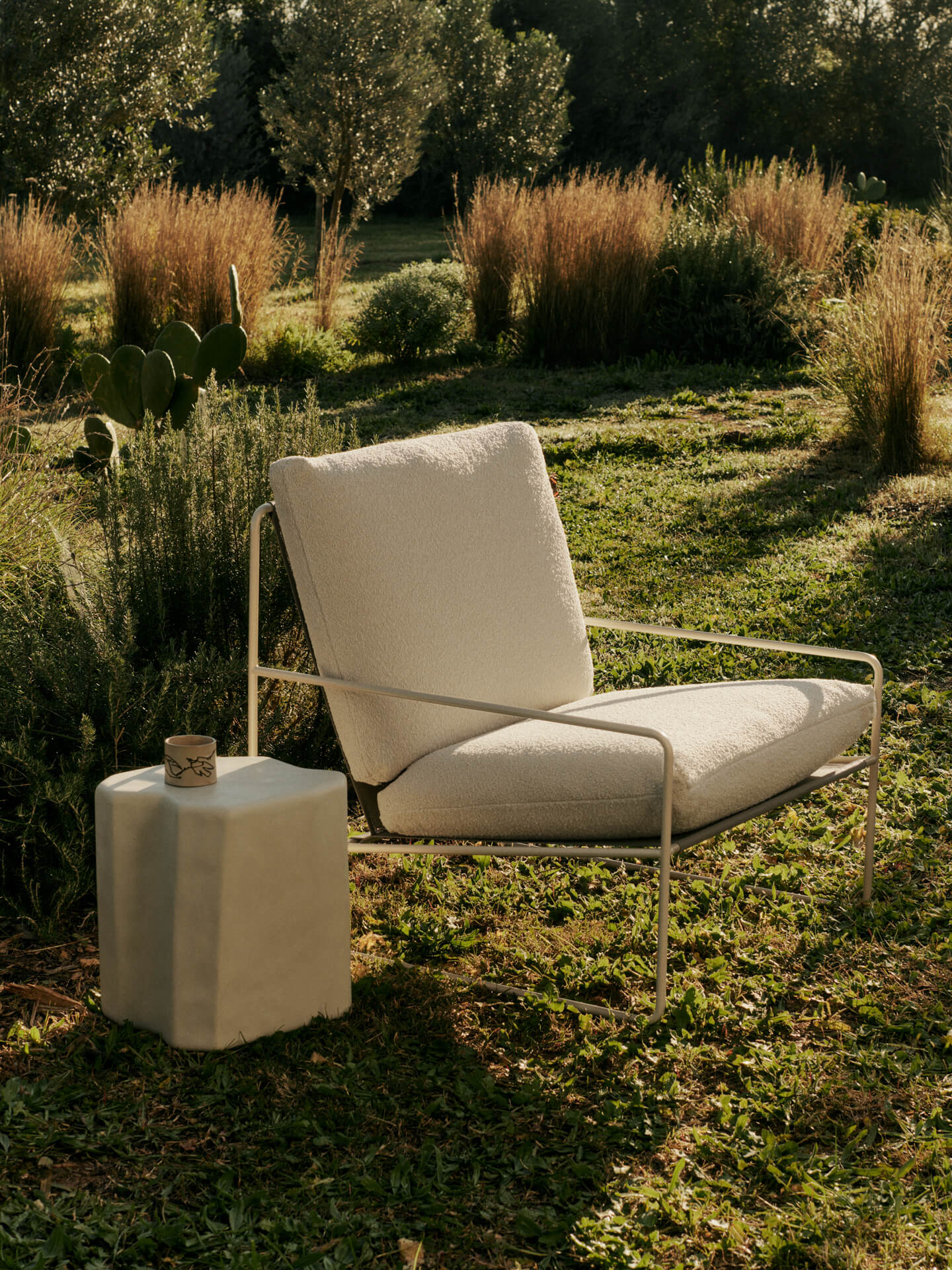 DESERT Outdoor Armchair in Broken White with Black Base