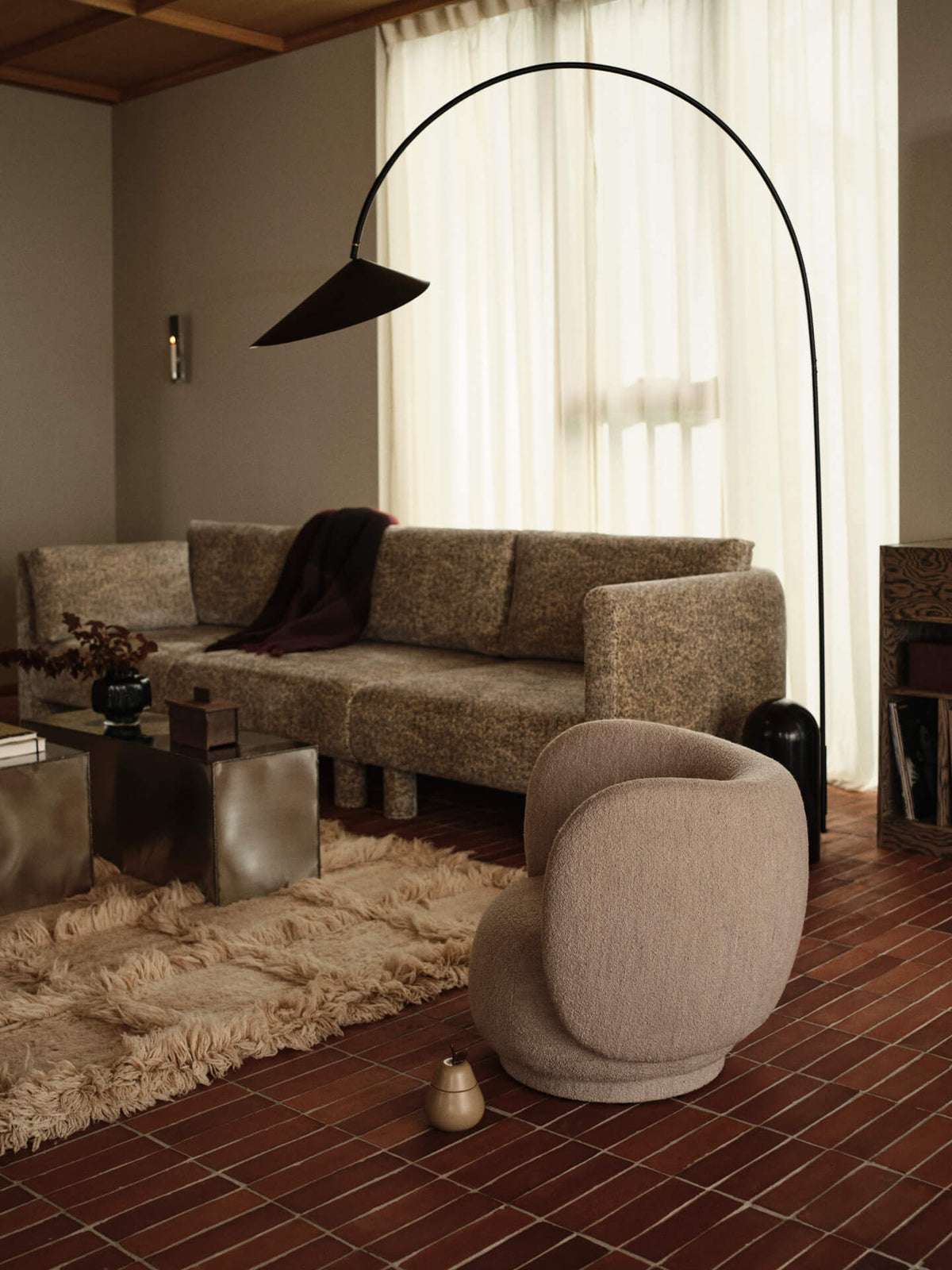 Lampa podłogowa łukowa ARUM czarny – ujęcie 4