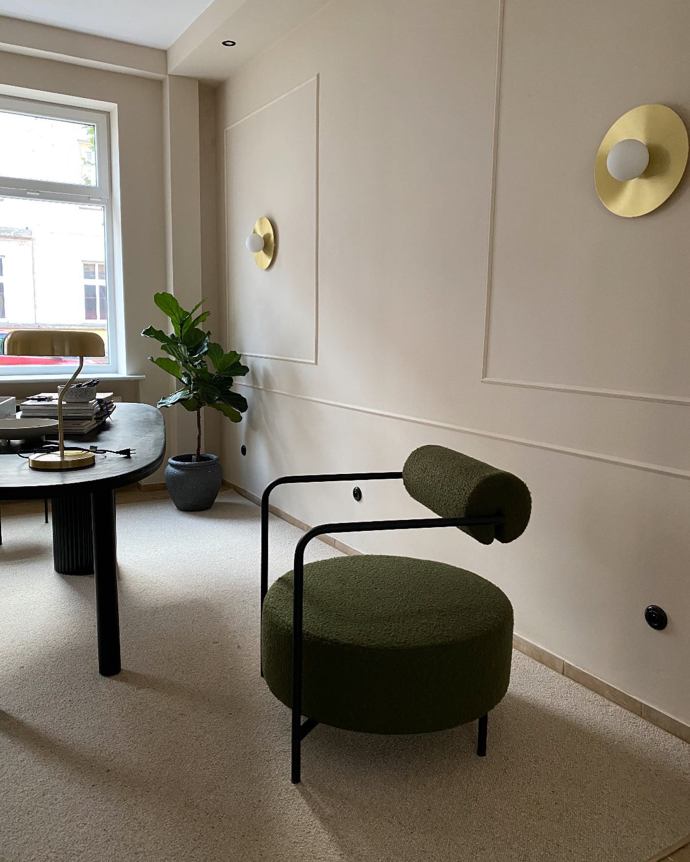 Fotel SAFFRON tapicerowany