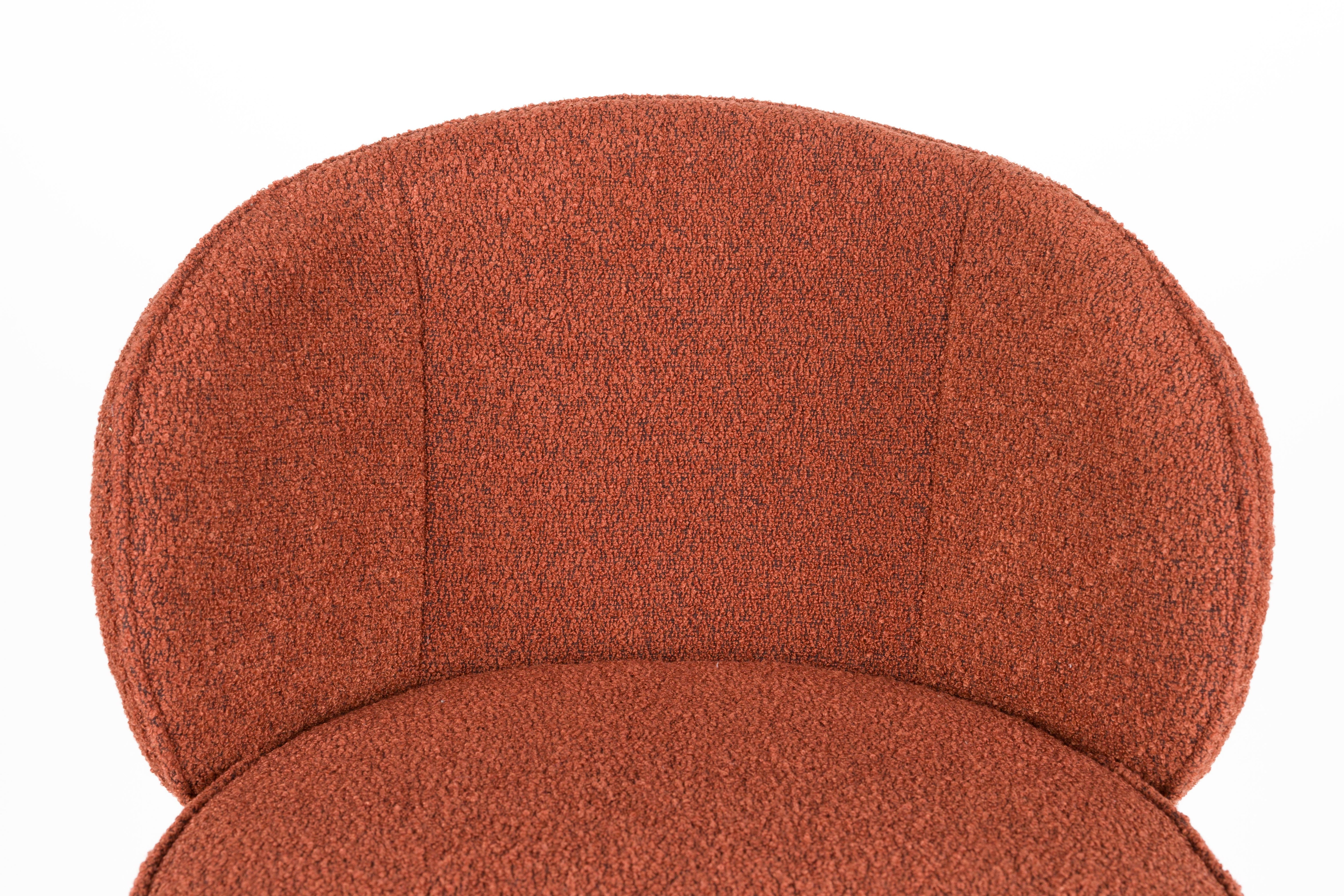 Hocker JOA terrakotta mit schwarzem Fuß