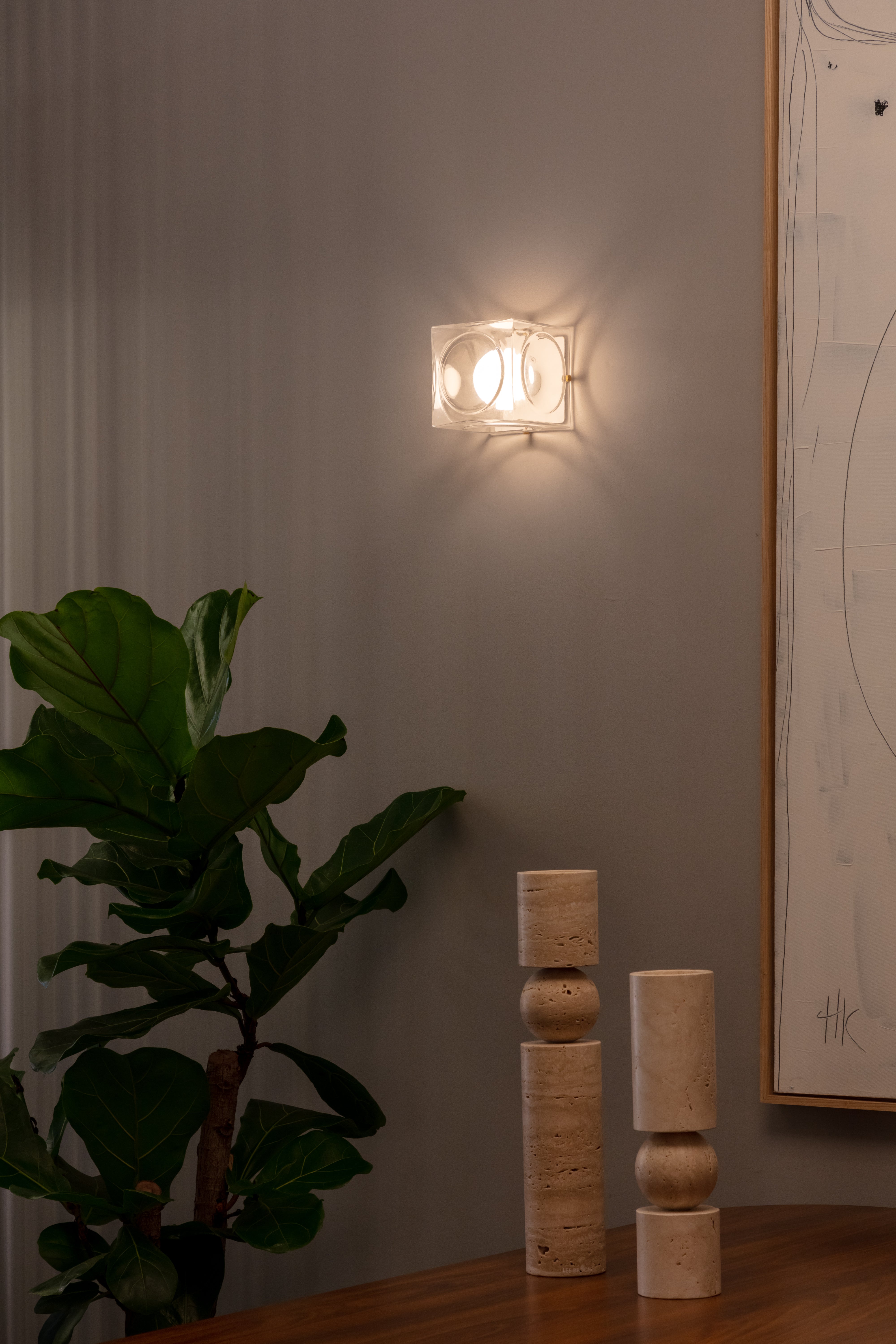 Lampa ścienna CHANT szklany klosz ze złotą podstawą