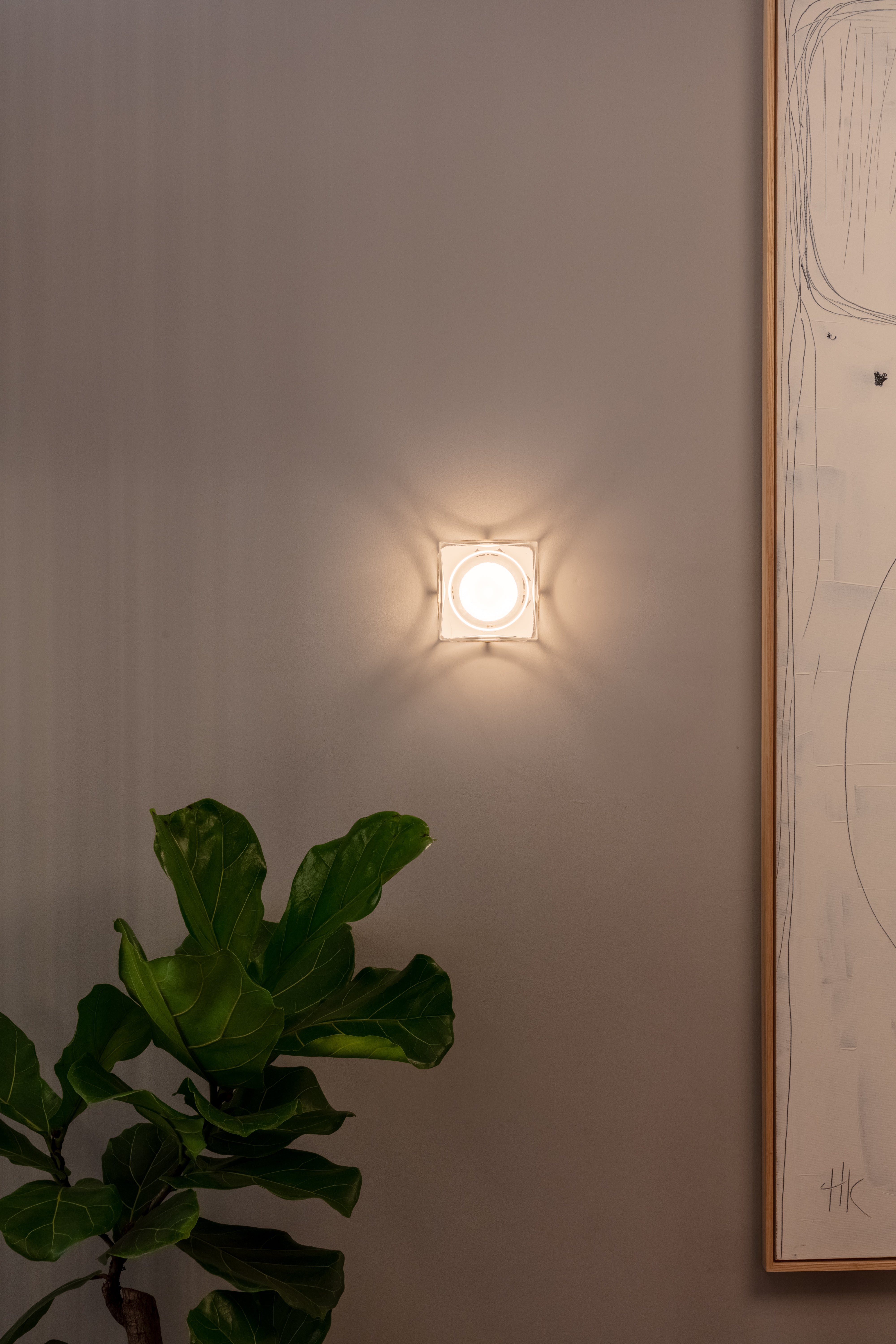 Lampa ścienna CHANT szklany klosz ze złotą podstawą