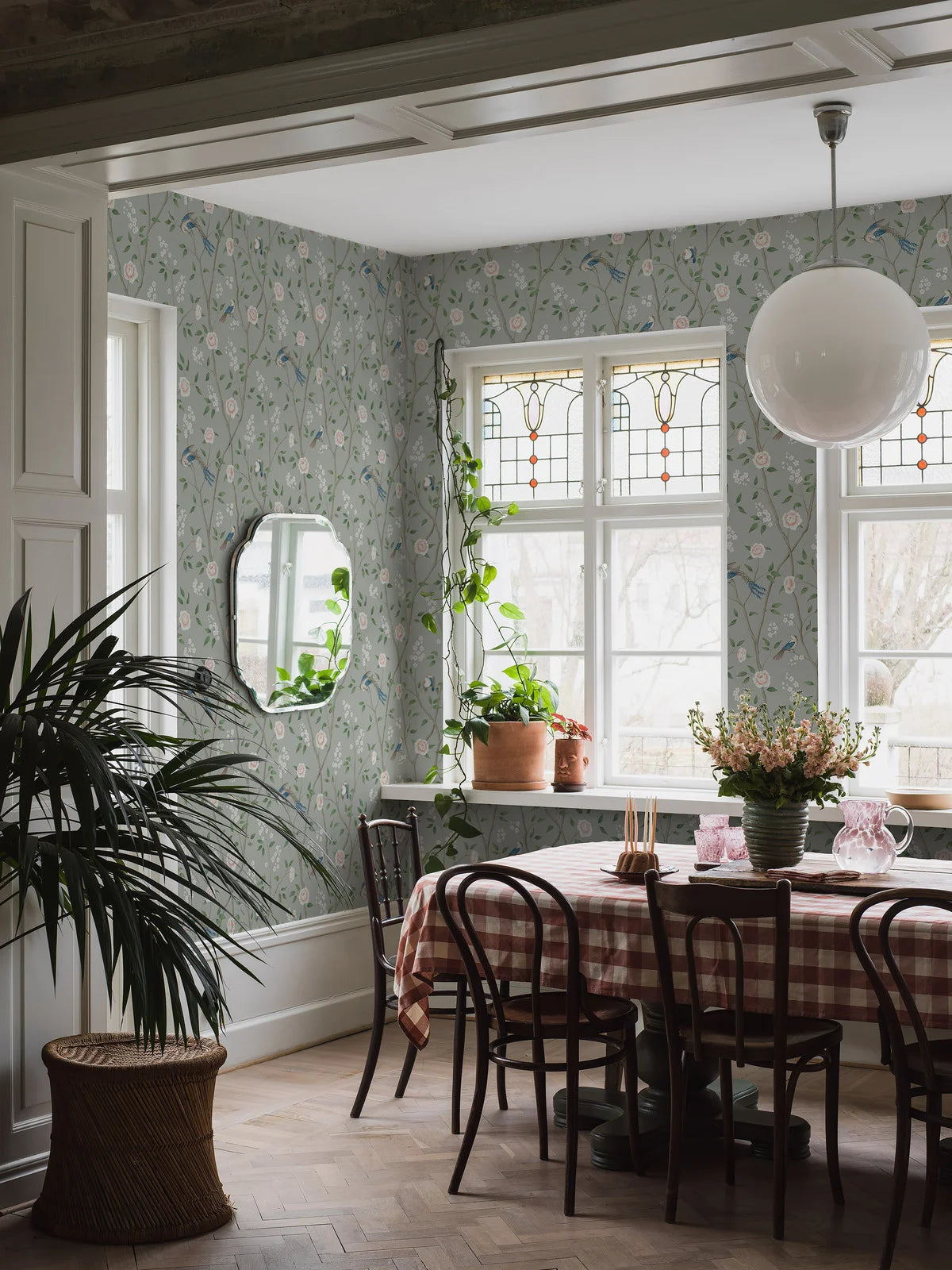 Tapeta flizelinowa papierowa z roślinnym wzorem PARADISE BIRDS zielony z białym