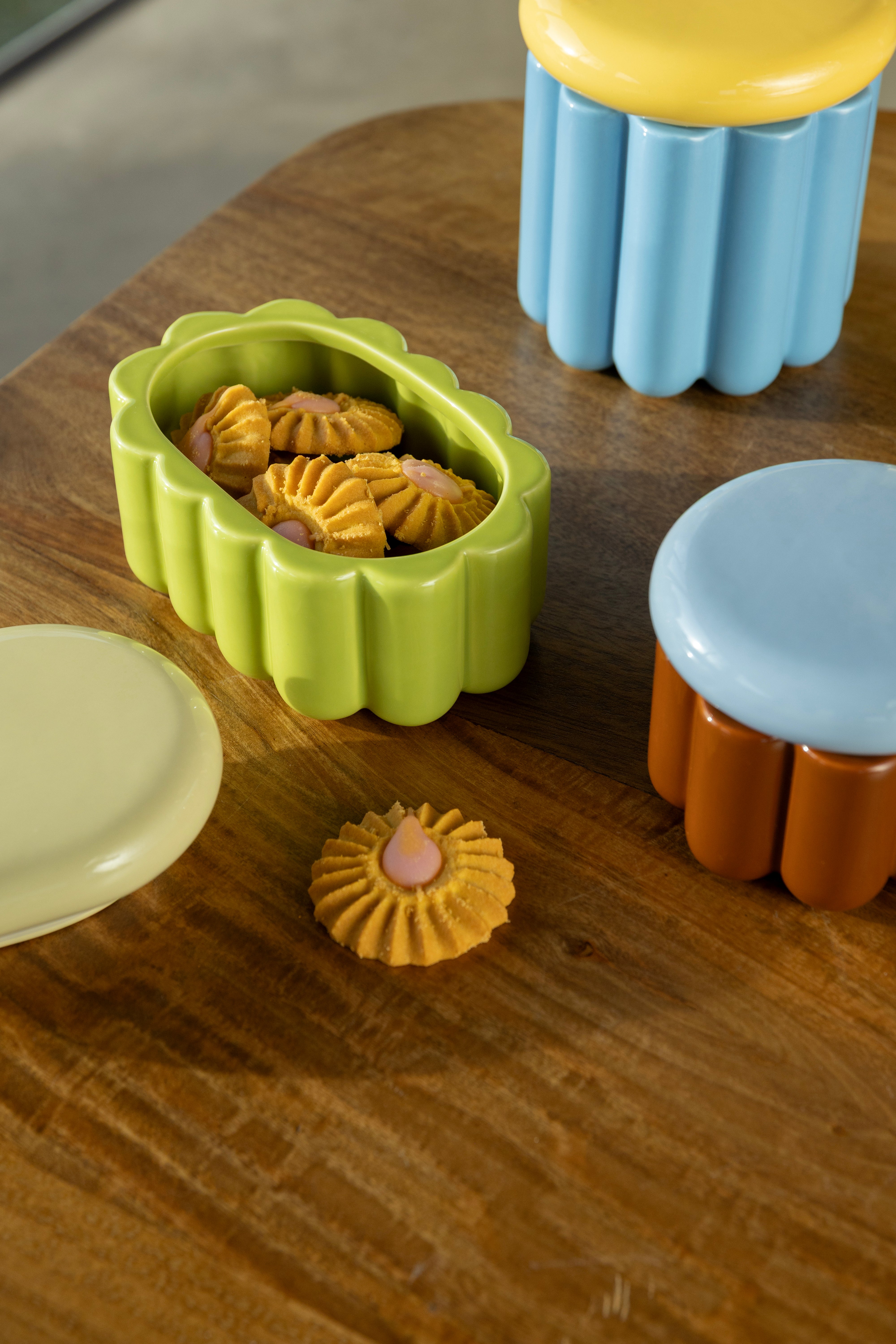 CHARLO container blue with yellow lid