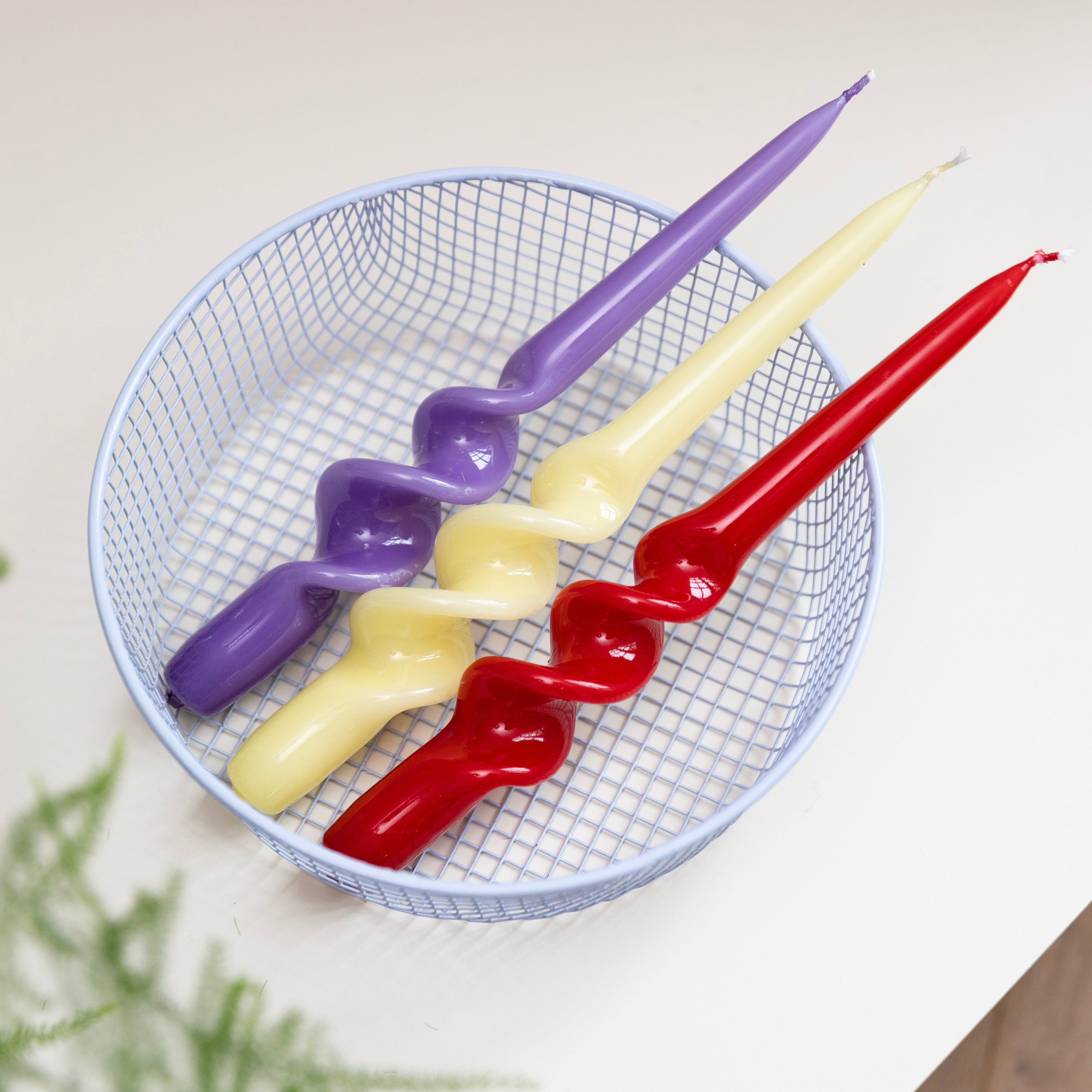 ALPHA SUNSET Candle Set in Purple with Red and Yellow