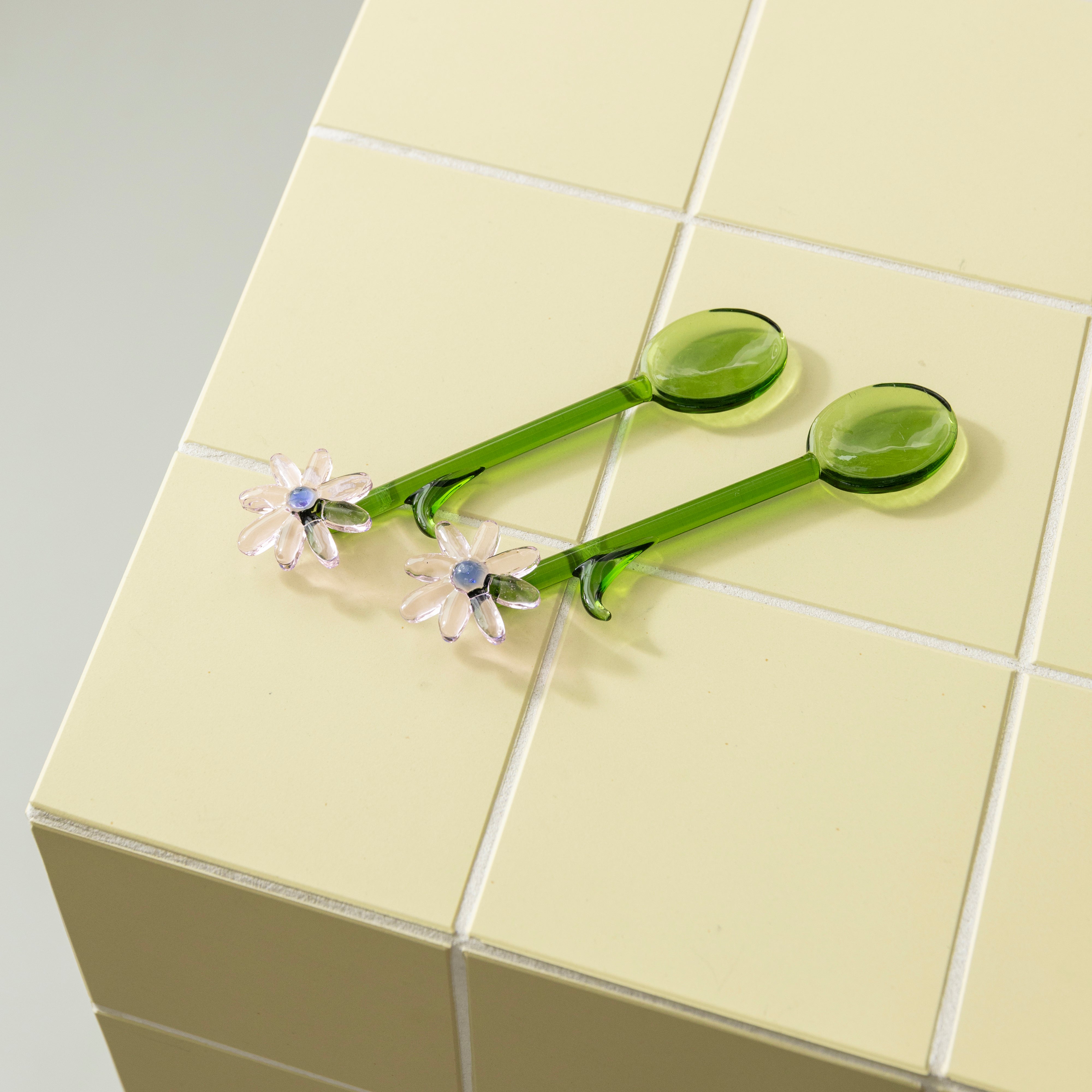 Zestaw łyżeczek FLORA zielony z jasnoróżowym