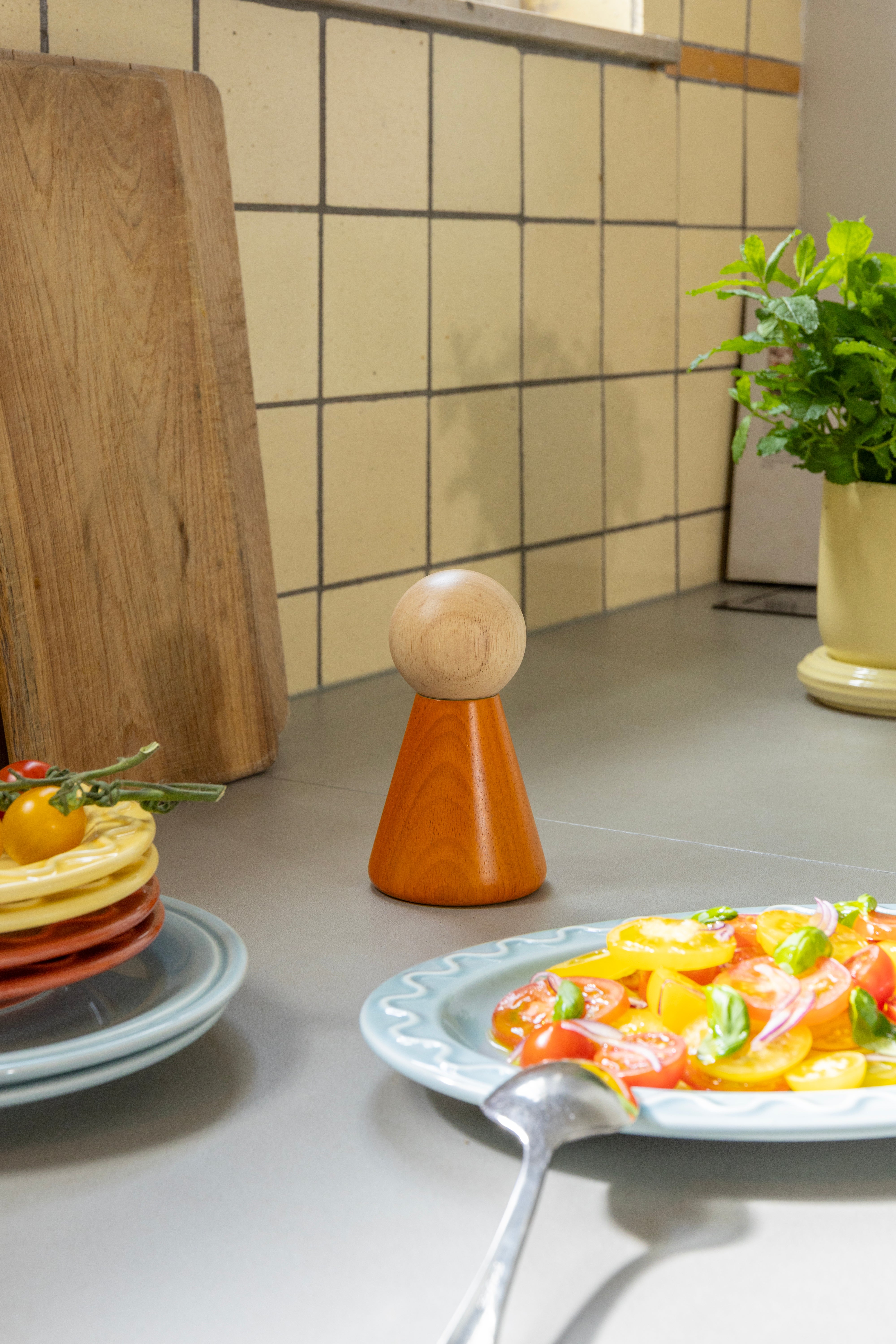 Młynek do przypraw HALMA SMALL pomarańczowy z beżowym