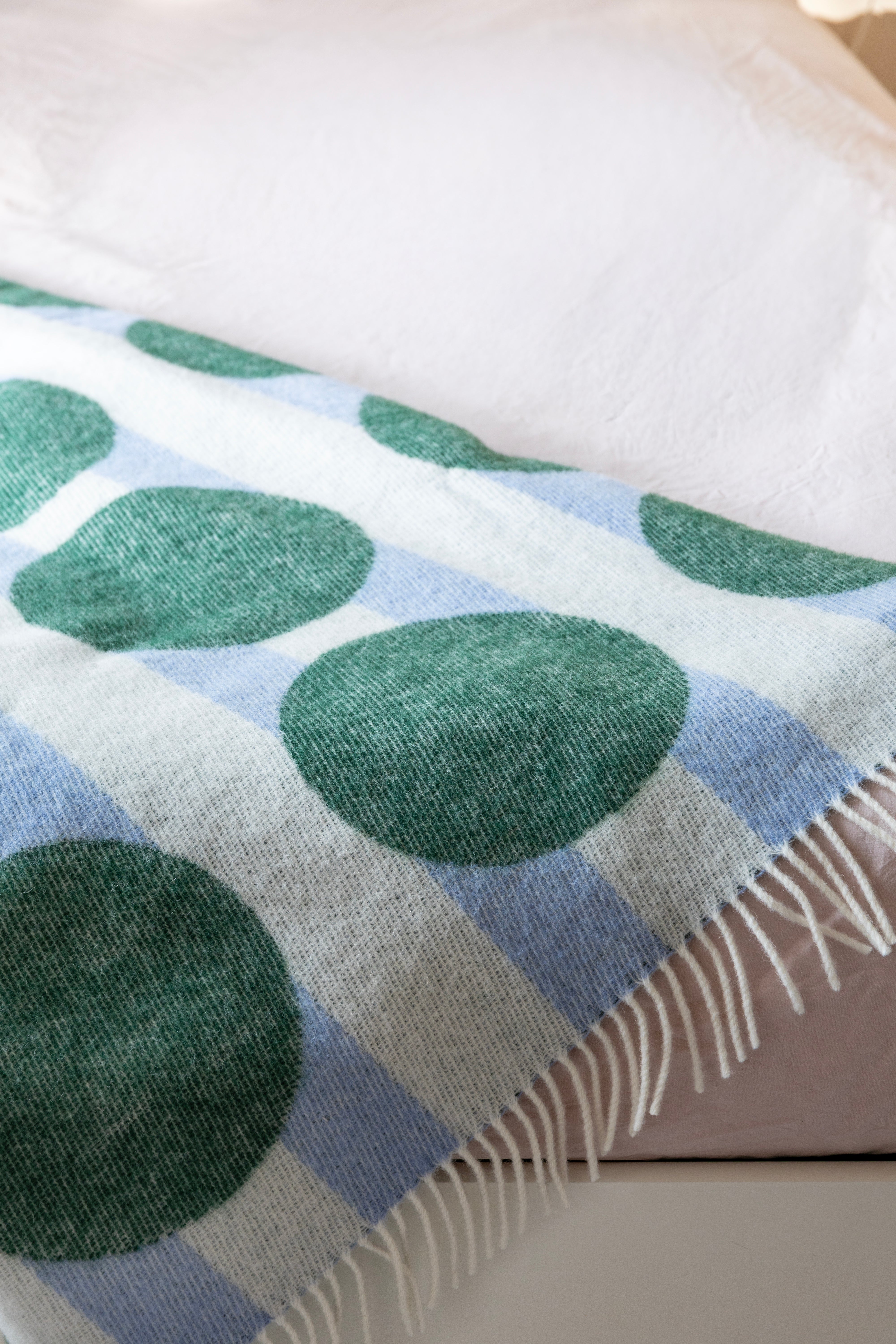 Koc DOT niebieski z zielonym i białym