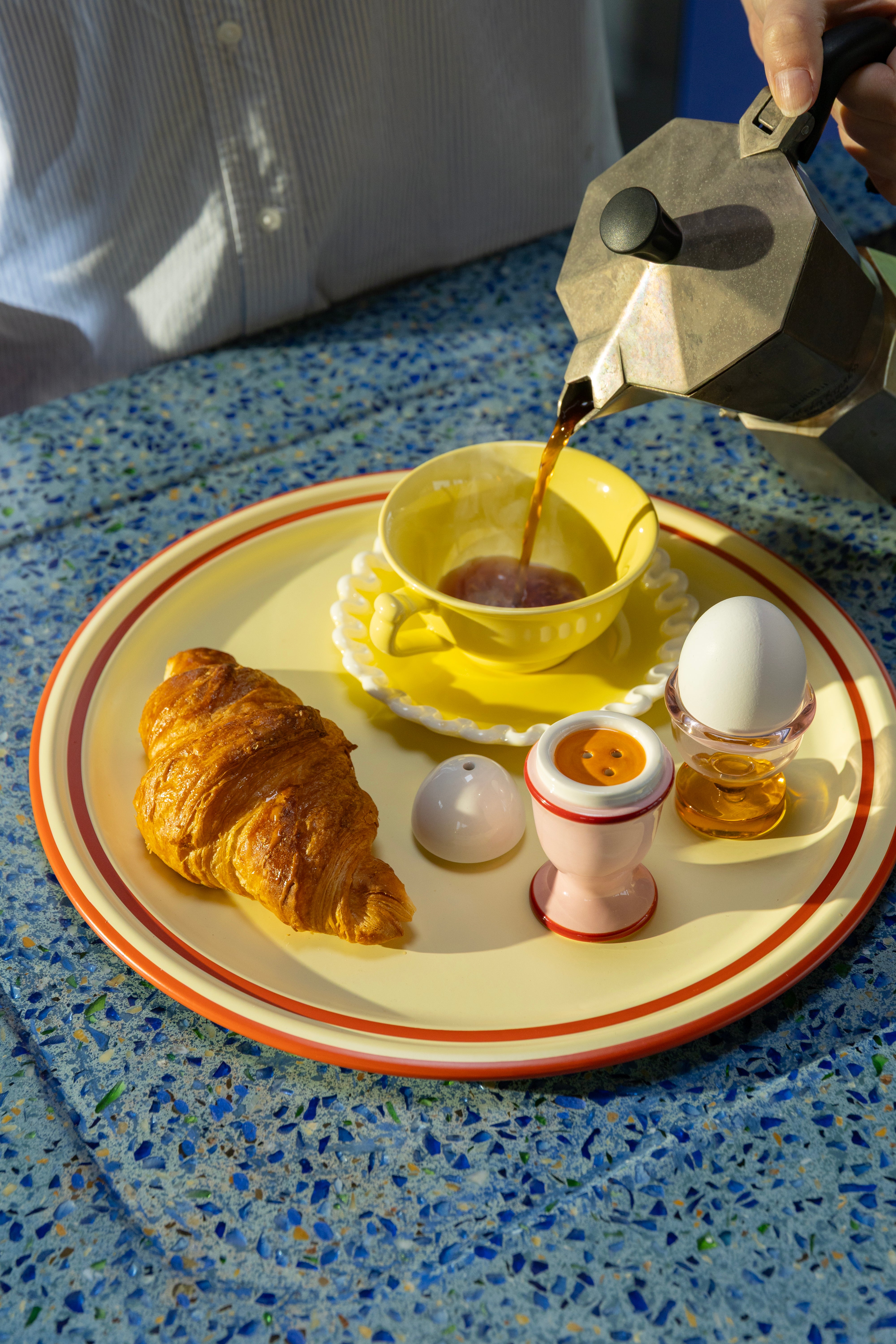 Set of cups with saucer WHIP yellow