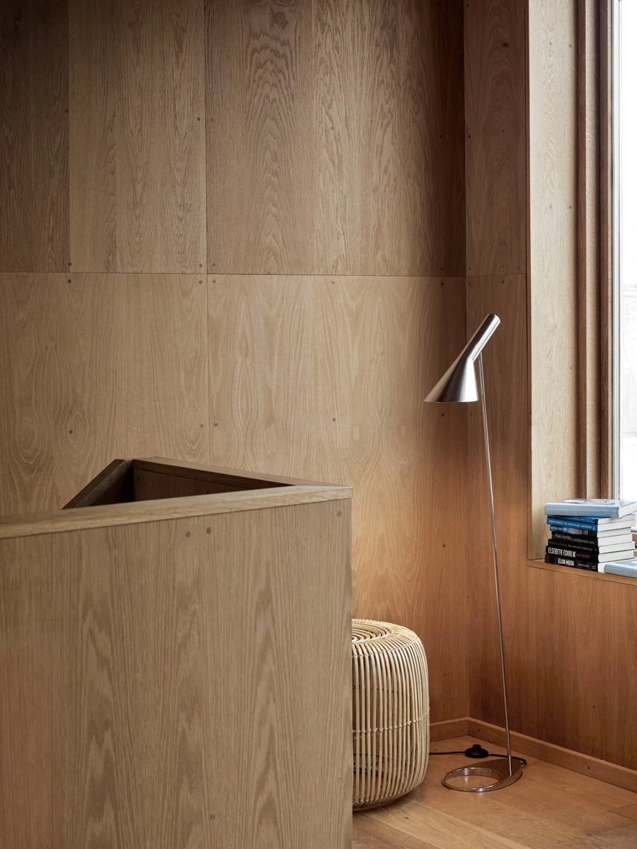 Lampa podłogowa AJ polerowana stal nierdzewna