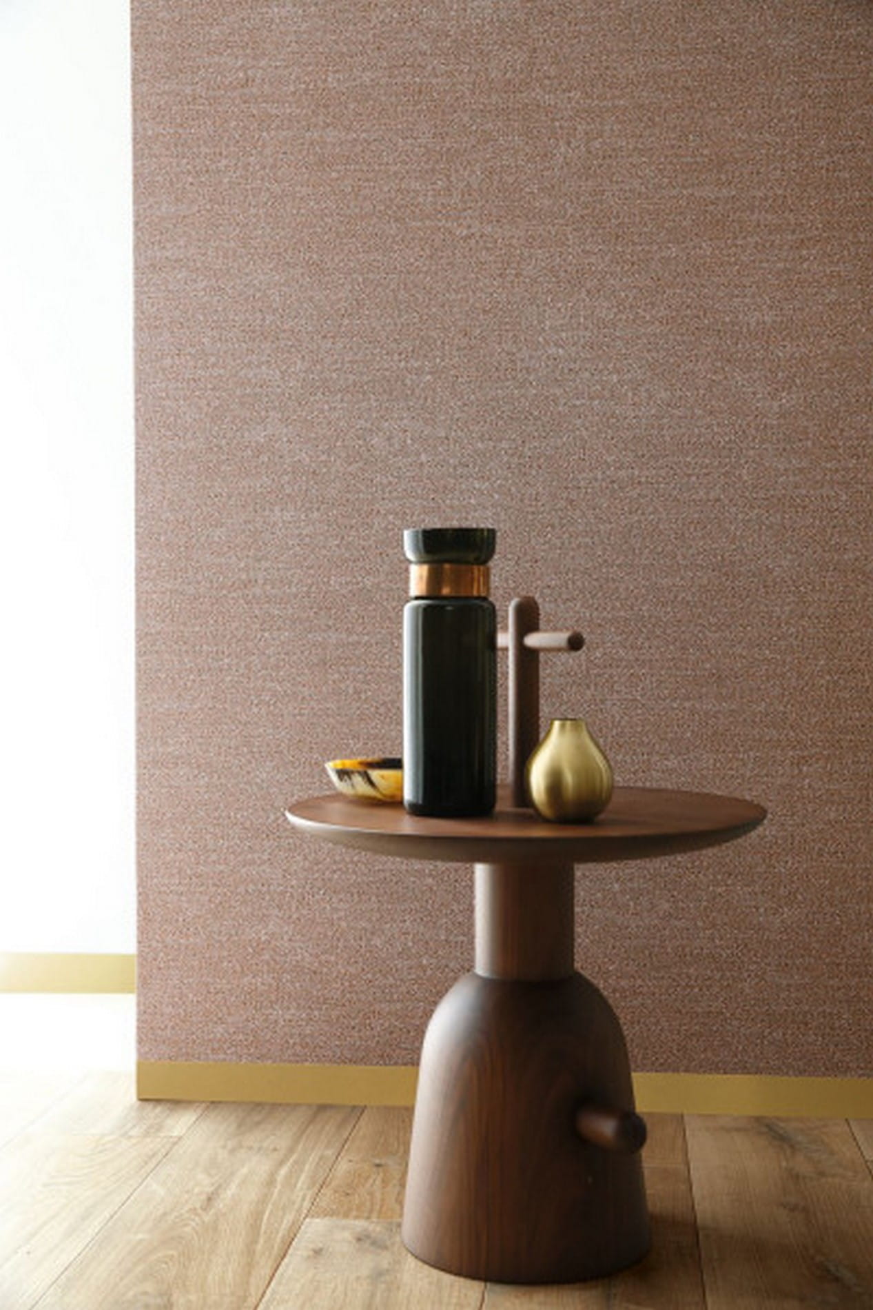 Structural wallpaper resembling linen canvas PLUMETIS - KHAKI khaki