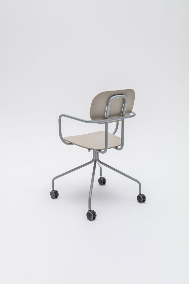 Krzesło NEW SCHOOL perłowy biały [Milena] MDD    Eye on Design