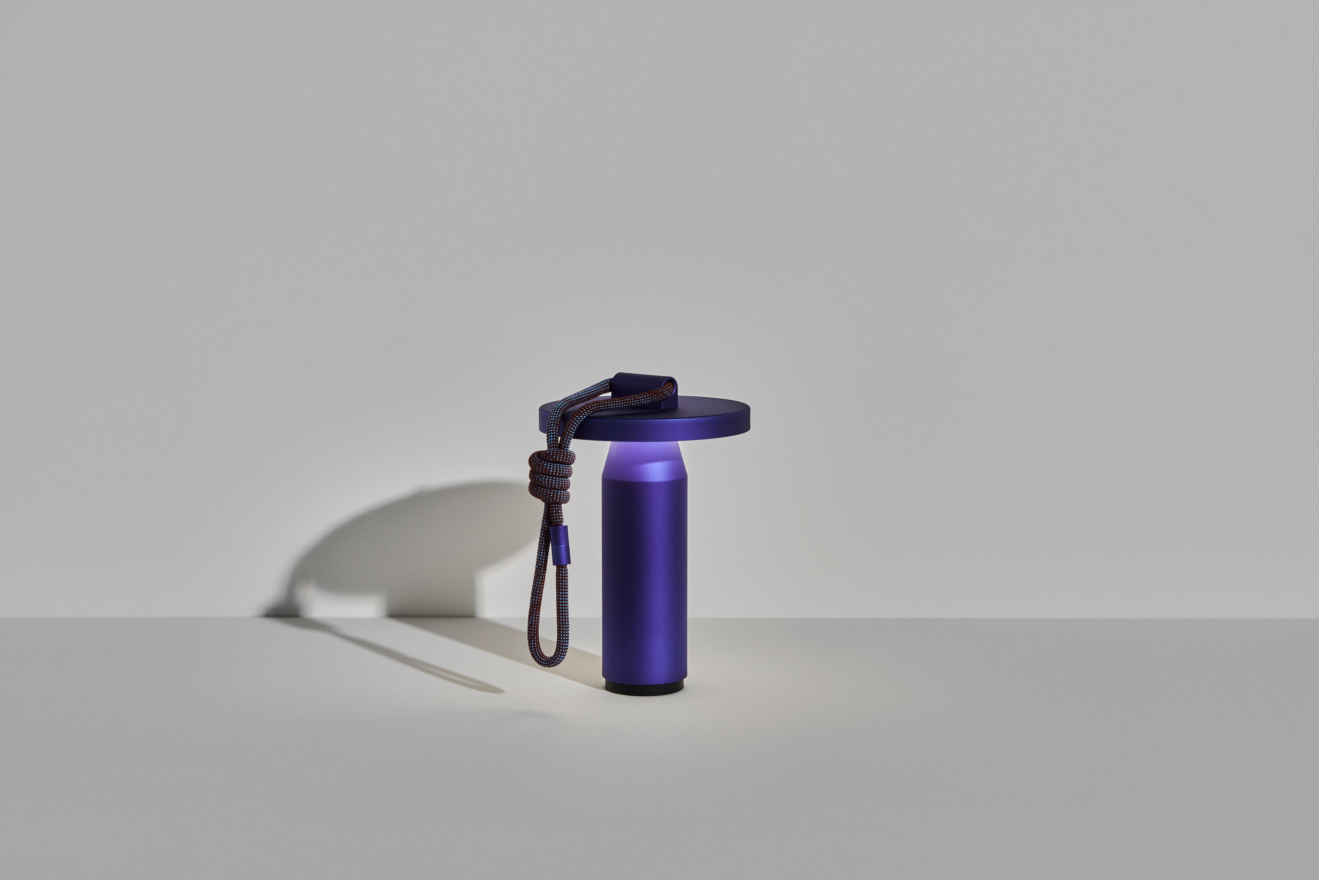 Lampa przenośna QUASAR granatowy
