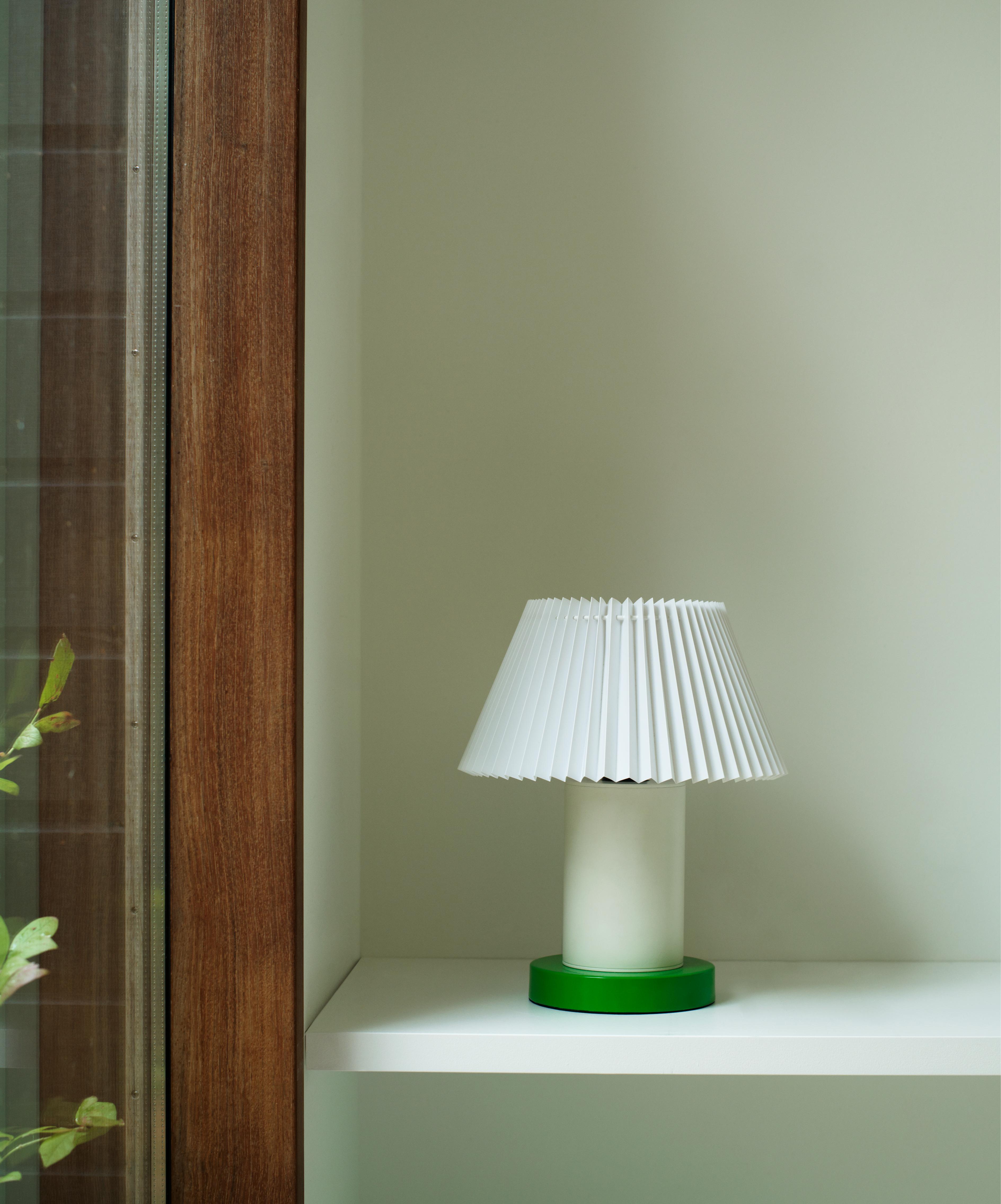 Lampa stołowa CELLU biały z zieloną podstawą