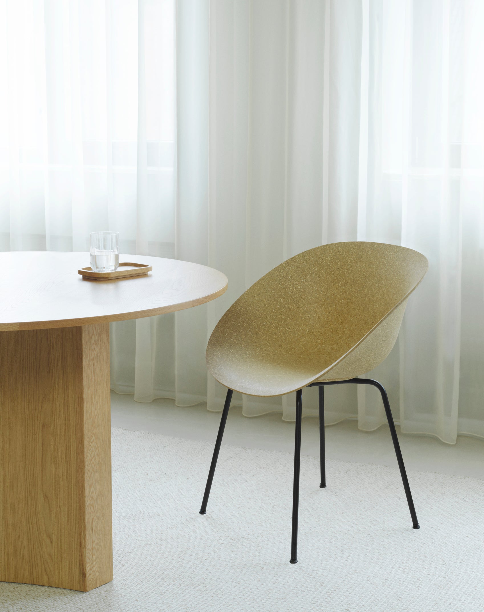 Armchair Green Mat chair with a cream base