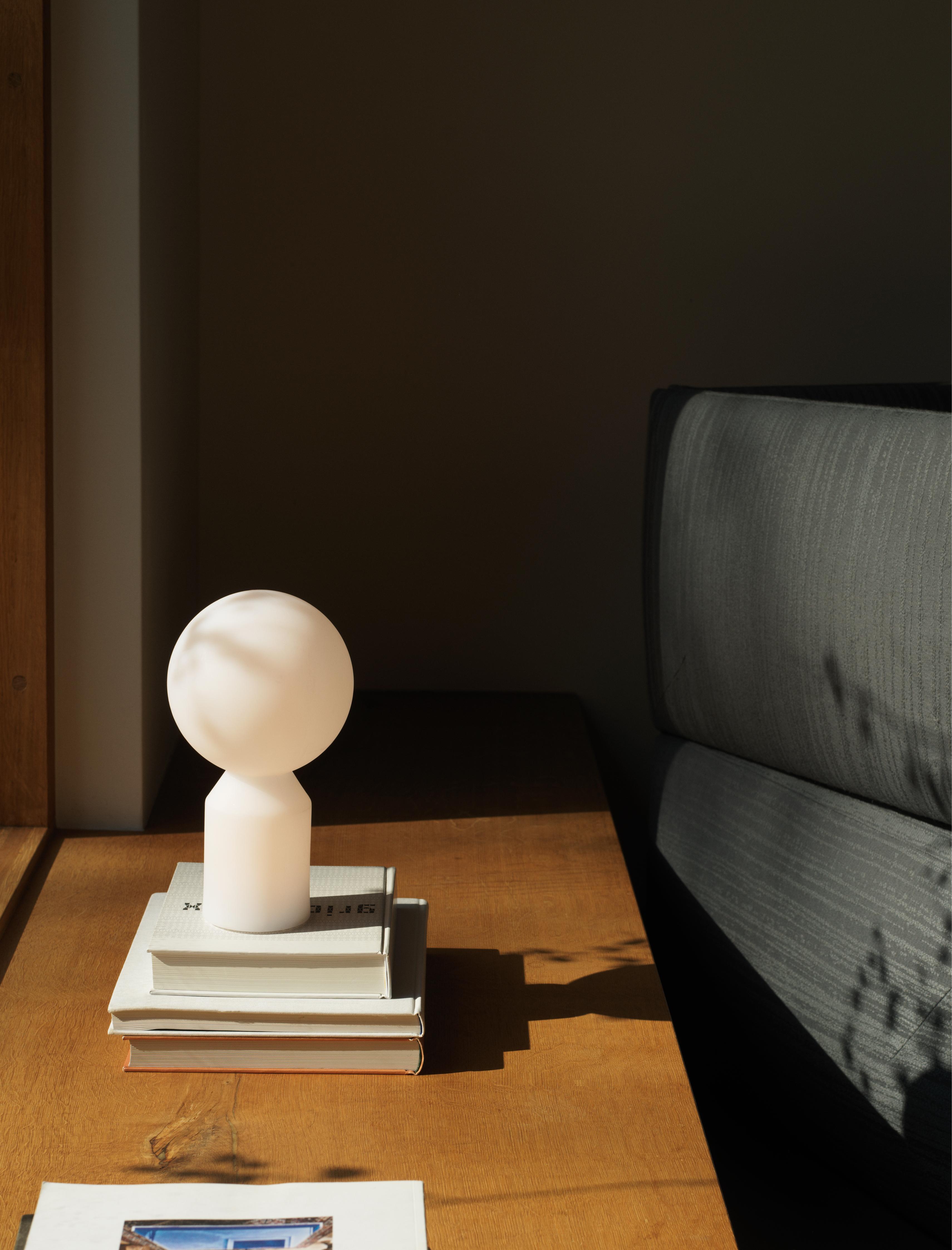 Lampa przenośna YO biały