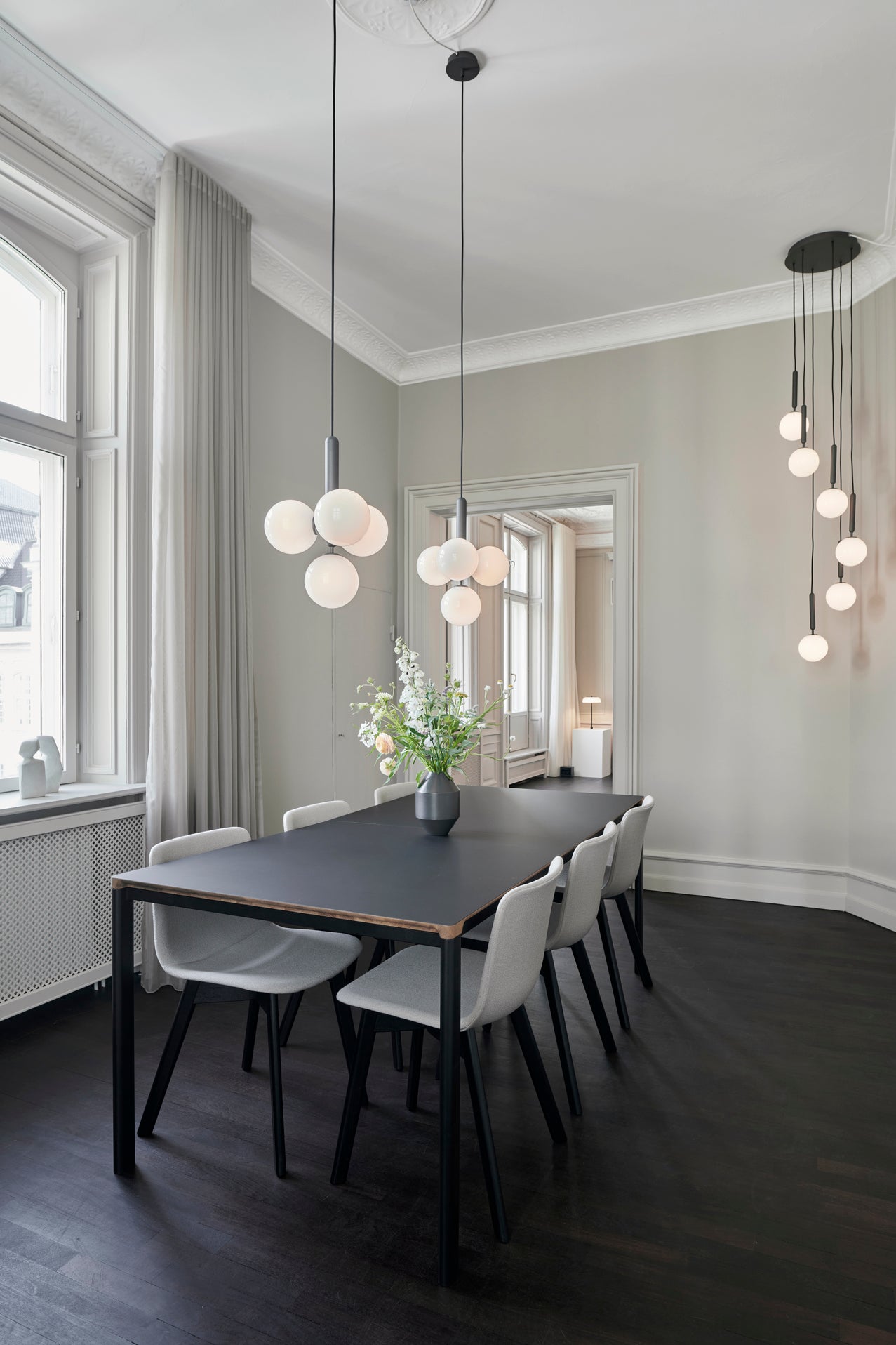 Lampa wisząca MIIRA 6 grafitowy z opalowym szkłem