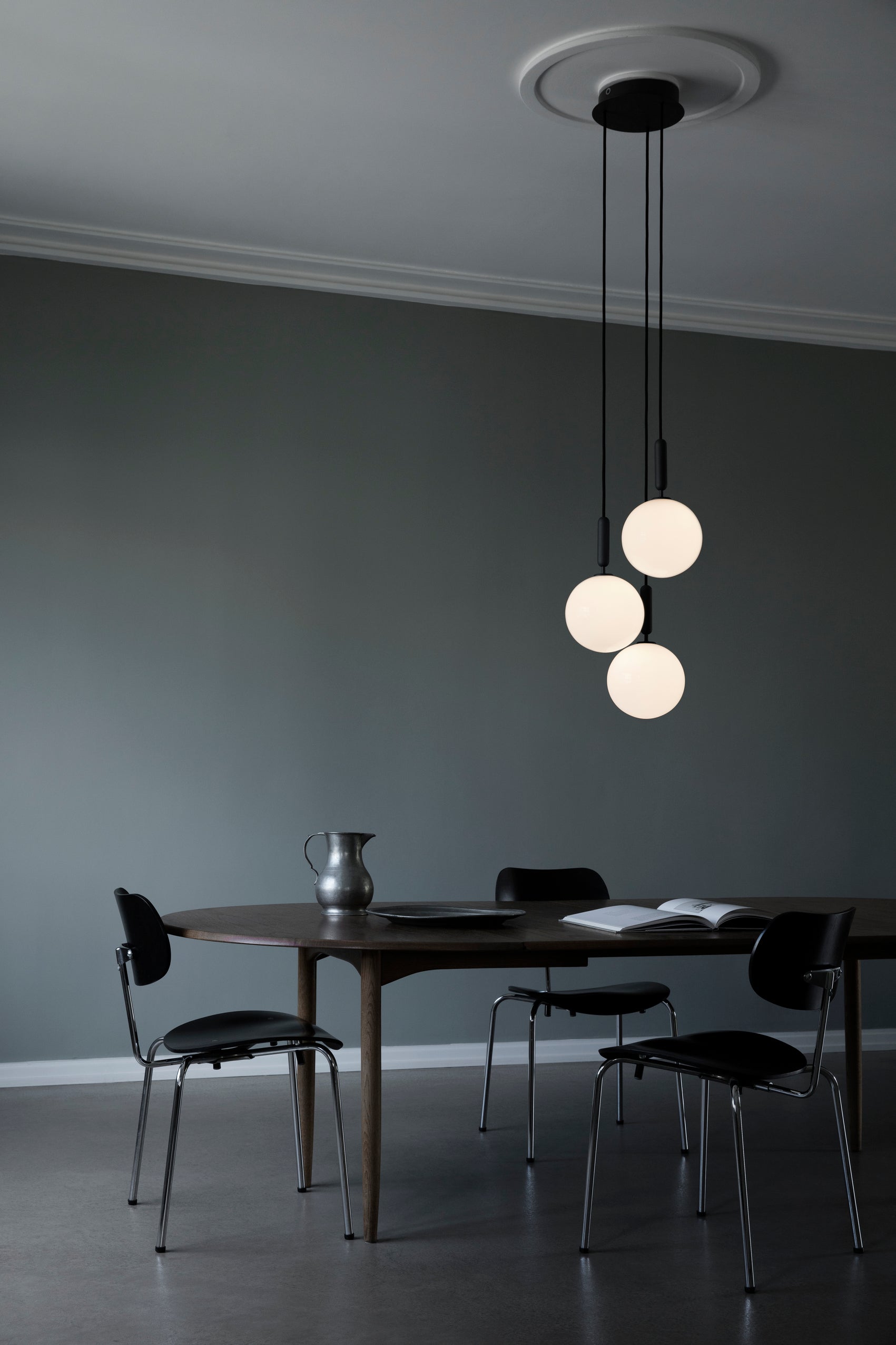 Lampa wisząca MIIRA 3 grafitowy z opalowym szkłem