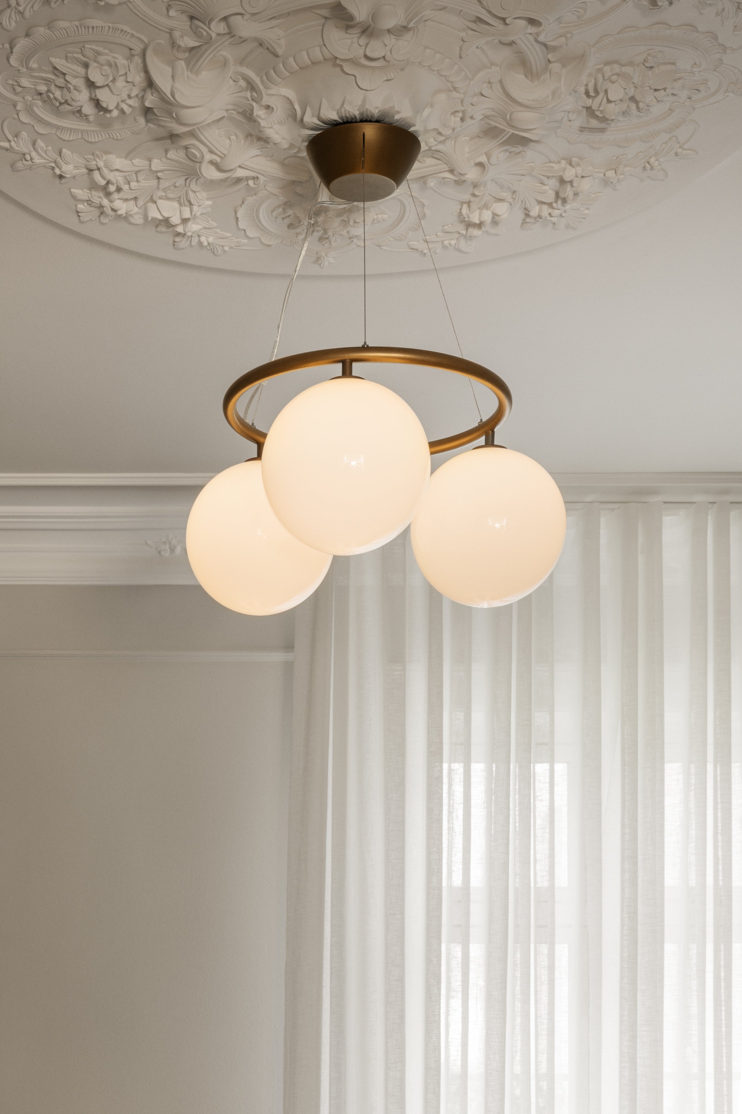 MIIRA 3 CIRCULAR Pendant Lamp in Dark Brown with Opal Glass