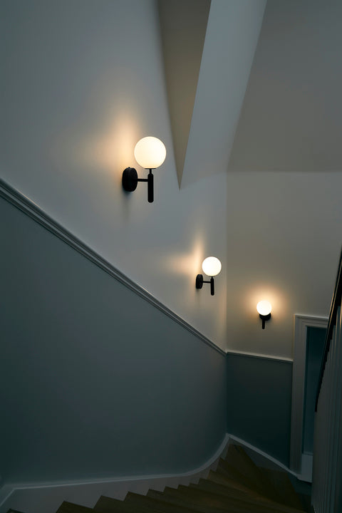 Lampa ścienna MIIRA grafitowy z opalowym szkłem