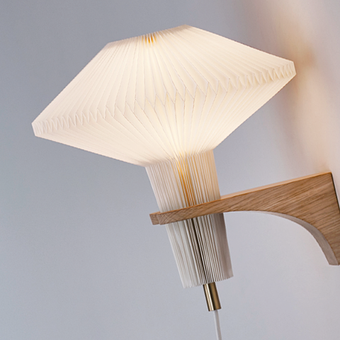 Lampa ścienna MODEL 204 MUSHROOM biały z ciemną dębową podstawą